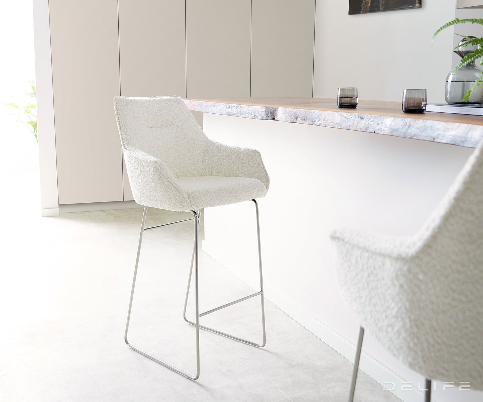 Barska stolica Alja Flex, Materijal: Boucle