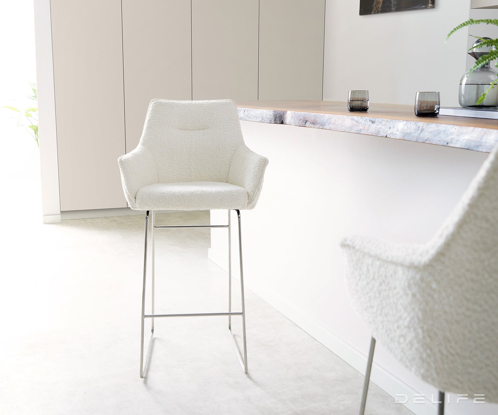 Barska stolica Alja Flex, Materijal: Boucle