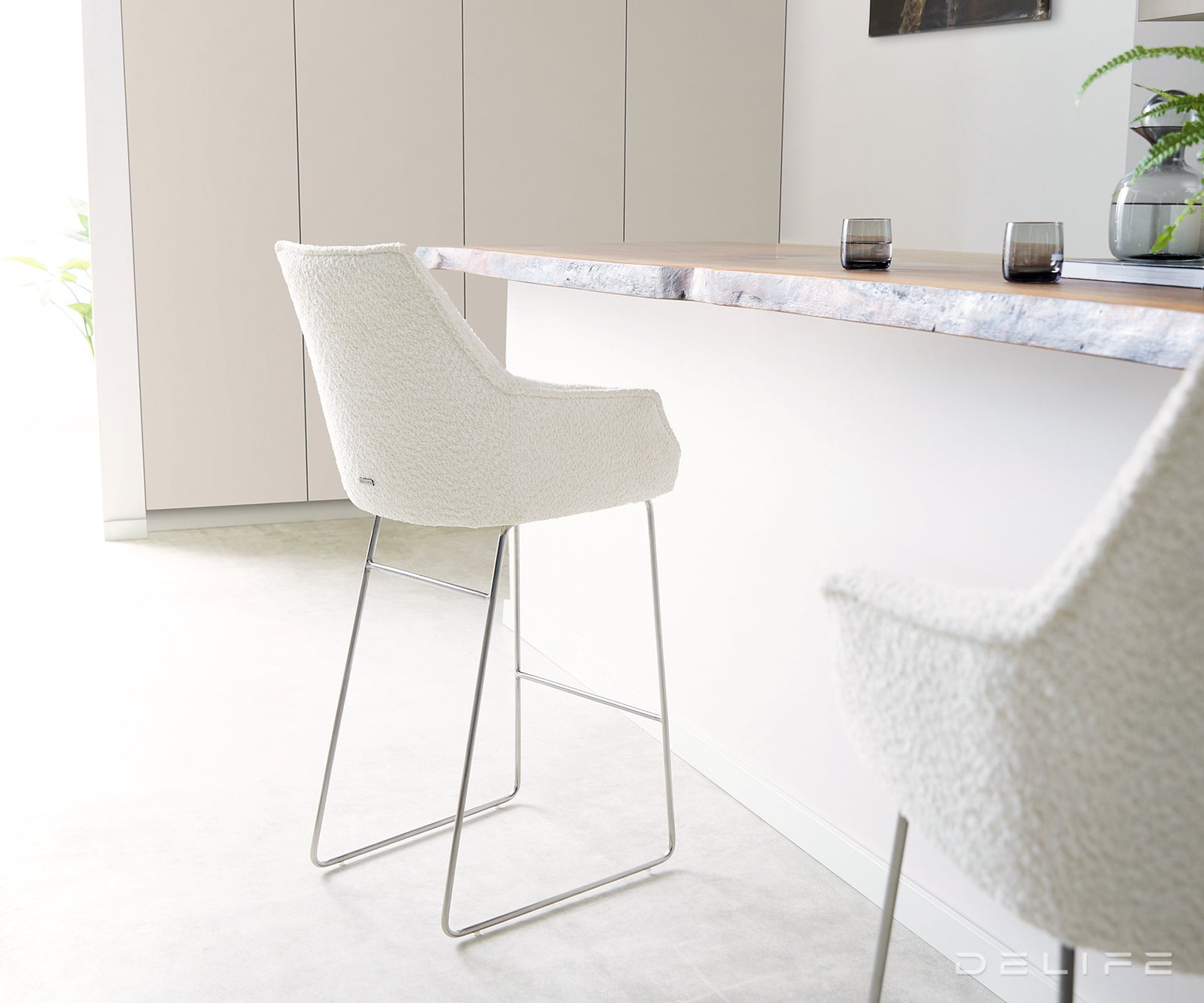 Barska stolica Alja Flex, Materijal: Boucle