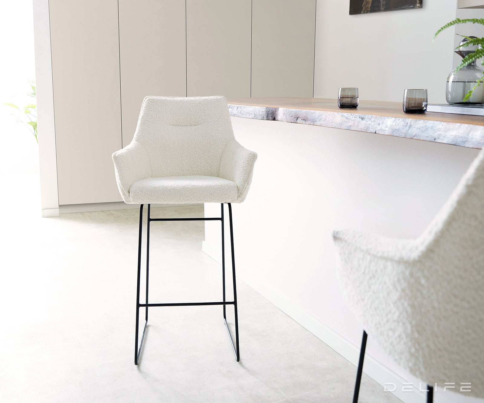 Barska stolica Alja Flex, Materijal: Boucle