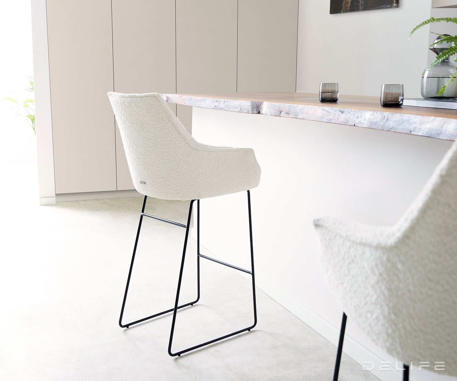 Barska stolica Alja Flex, Materijal: Boucle