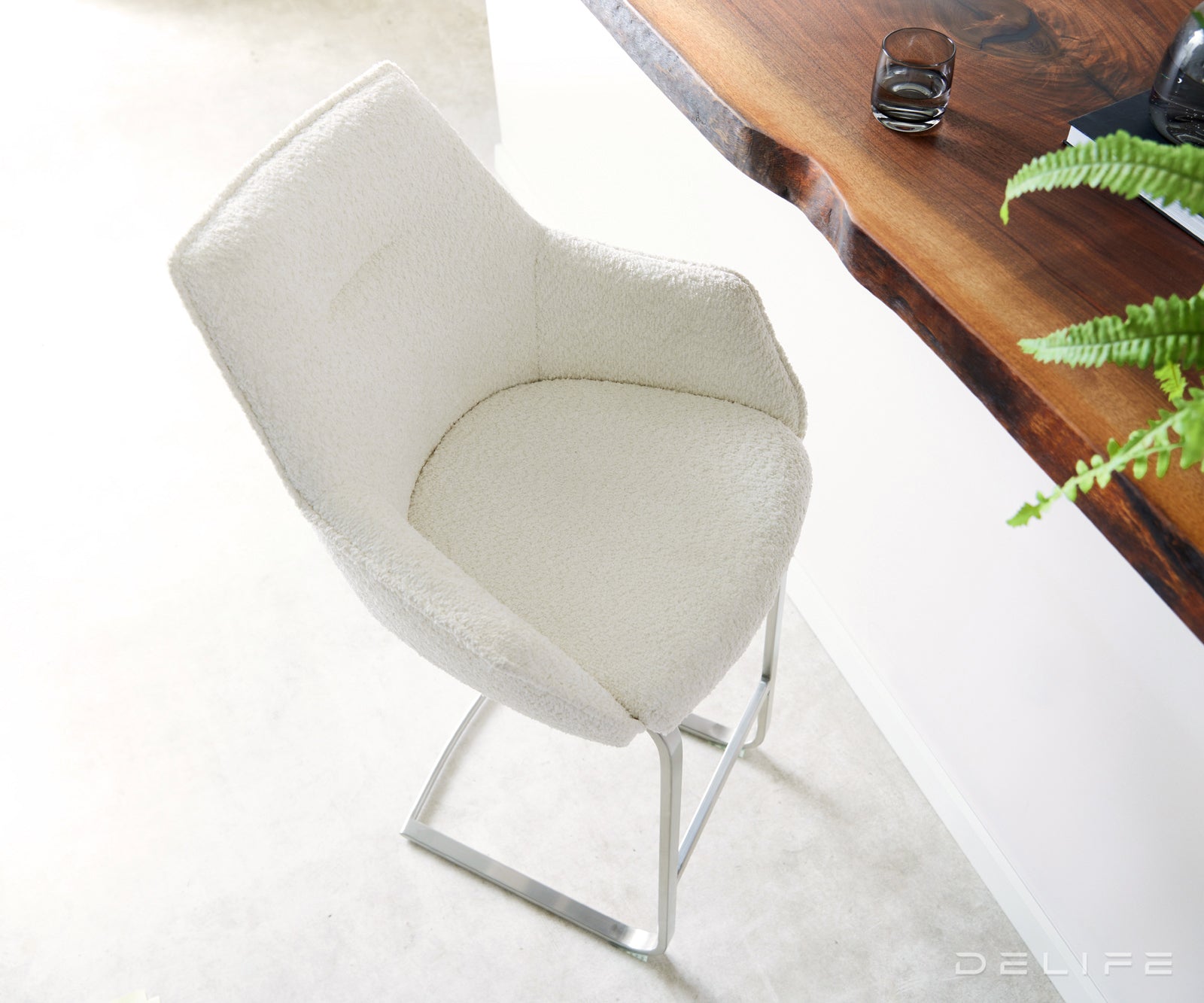 Barska stolica Alja Flex, Materijal: Boucle