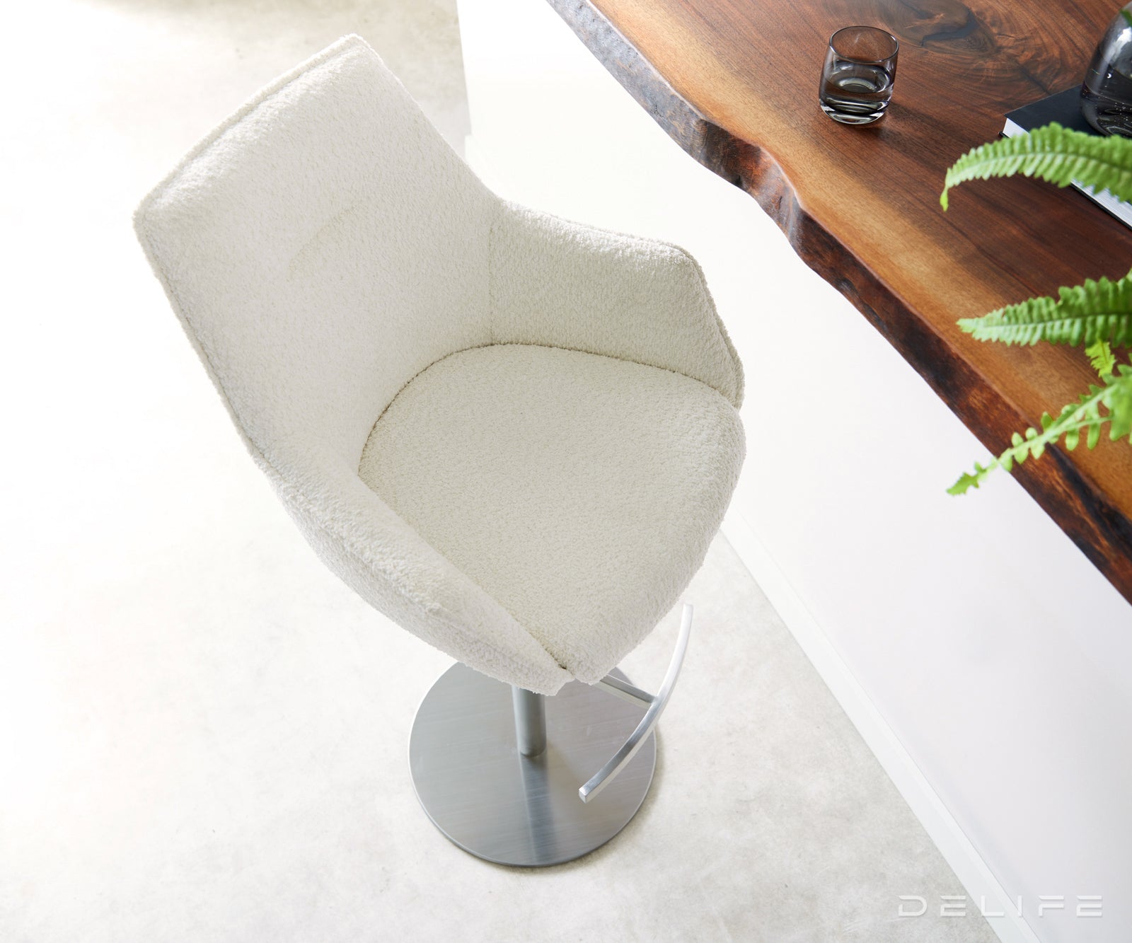 Barska stolica Alja Flex, Materijal: Boucle