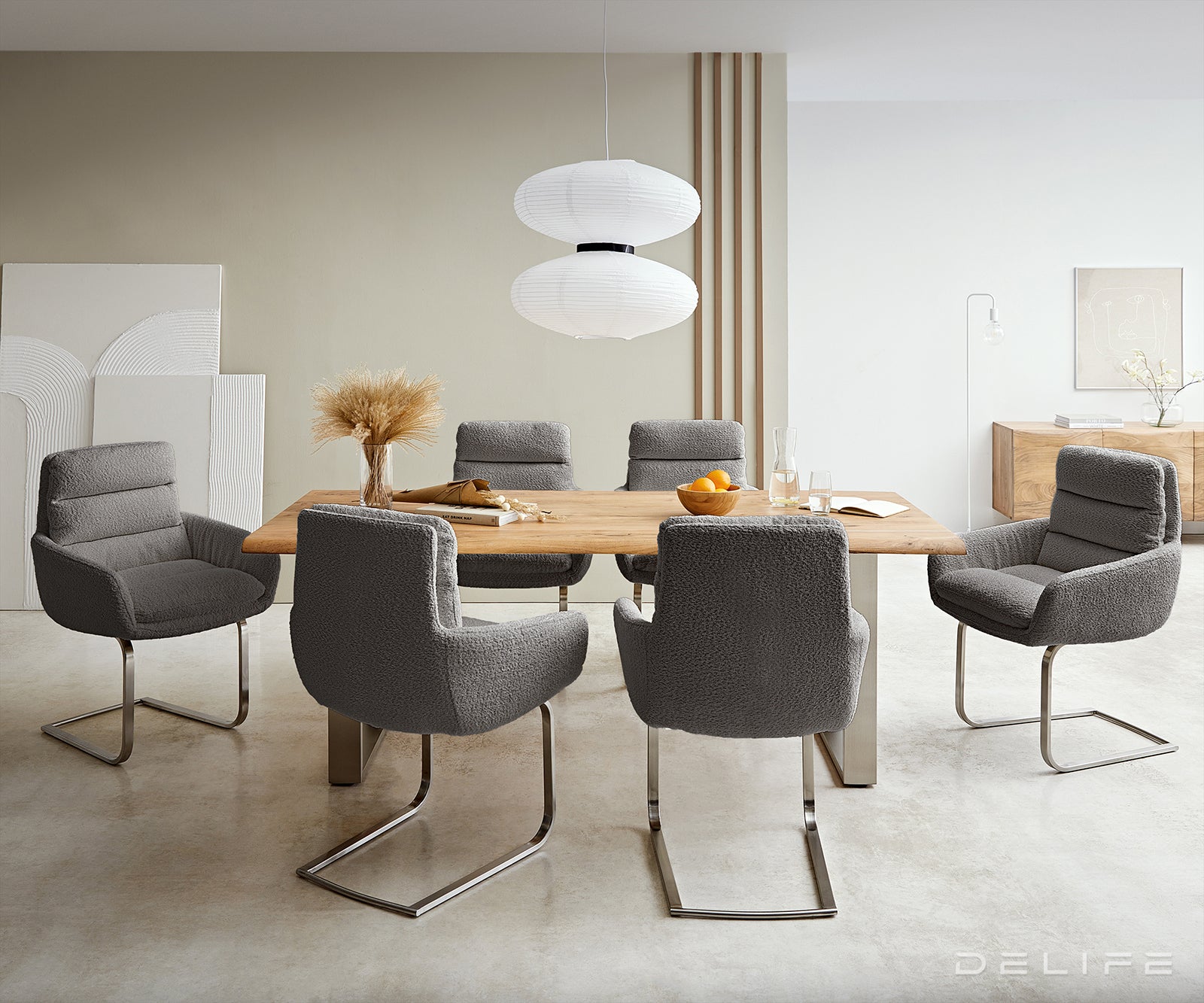 Blagovaonska stolica Abelia s rukonaslonom, Materijal: Boucle