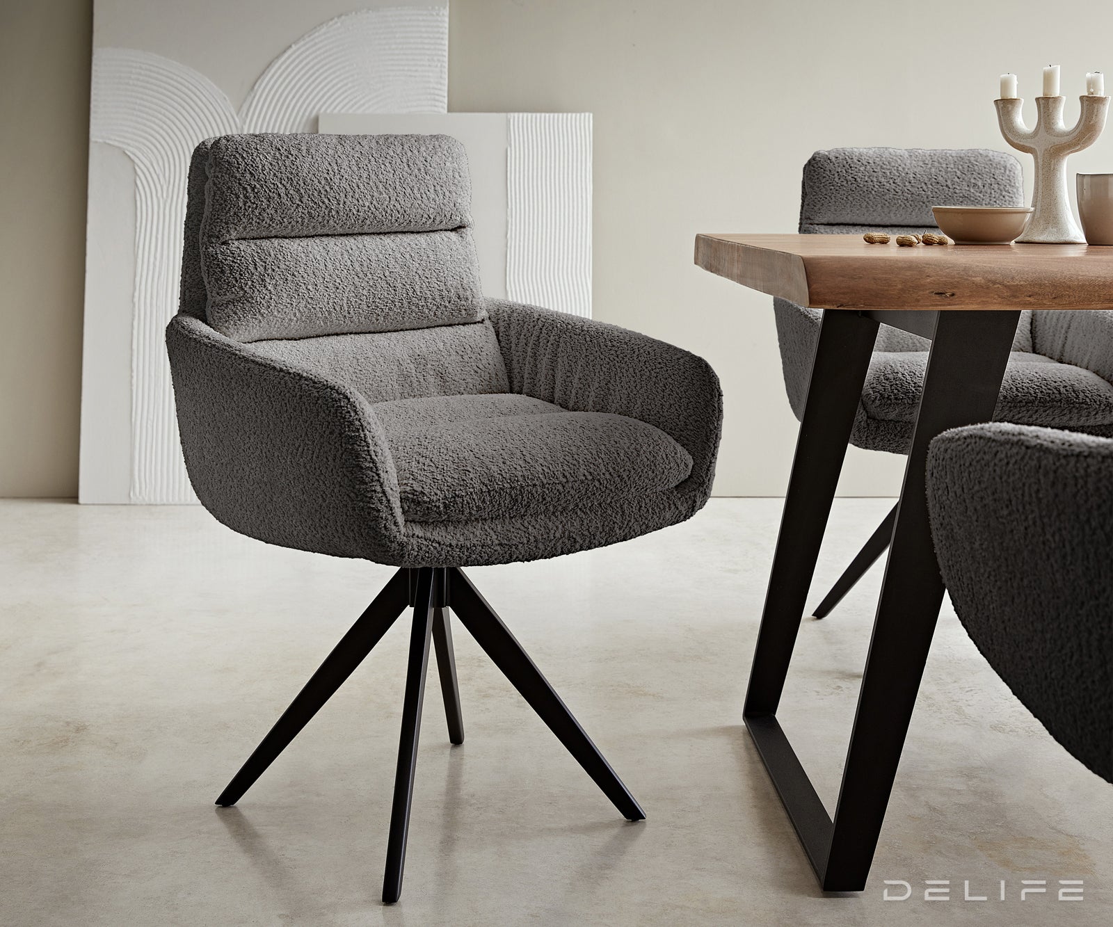 Blagovaonska stolica Abelia s rukonaslonom, Materijal: Boucle