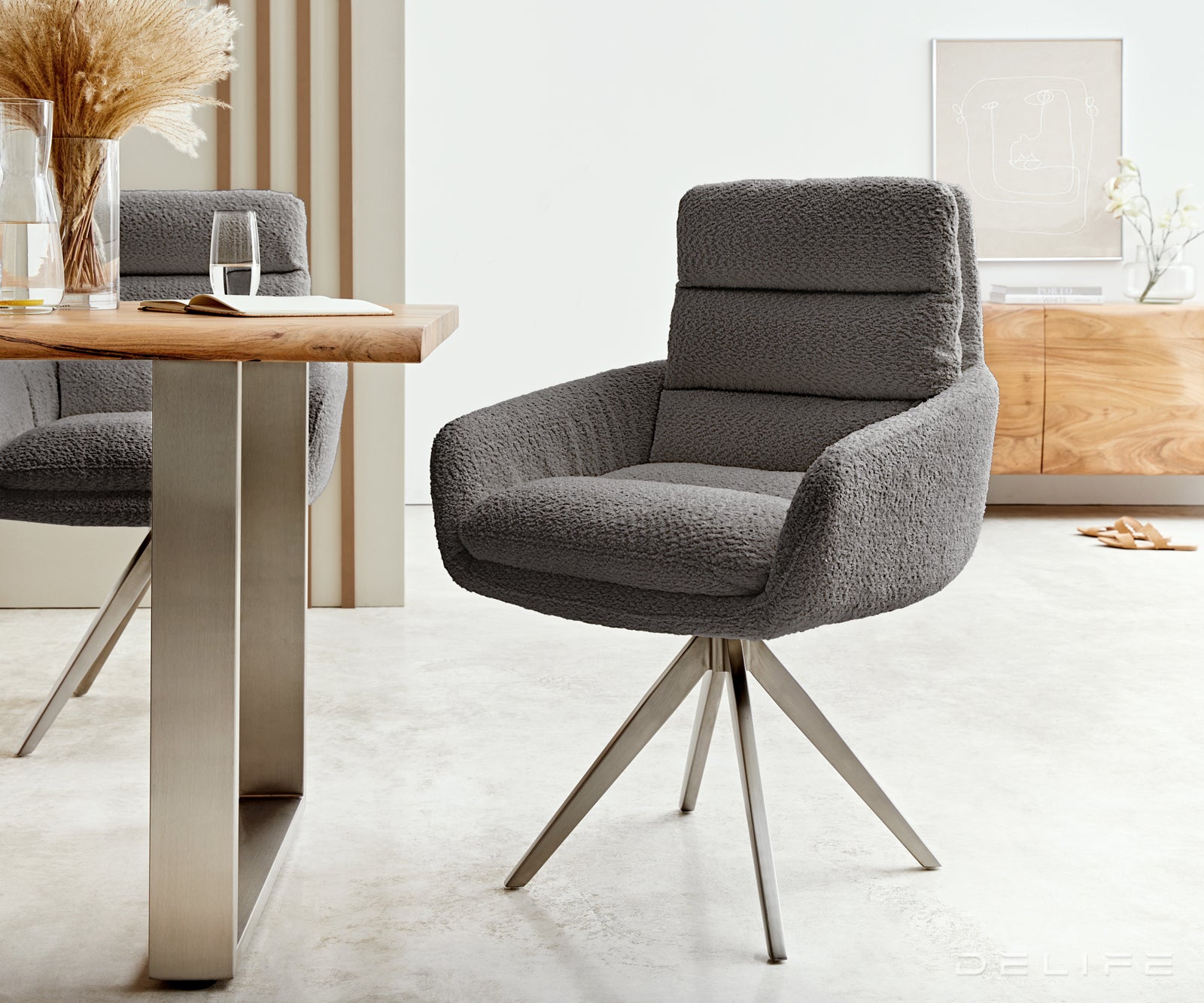 Blagovaonska stolica Abelia s rukonaslonom, Materijal: Boucle