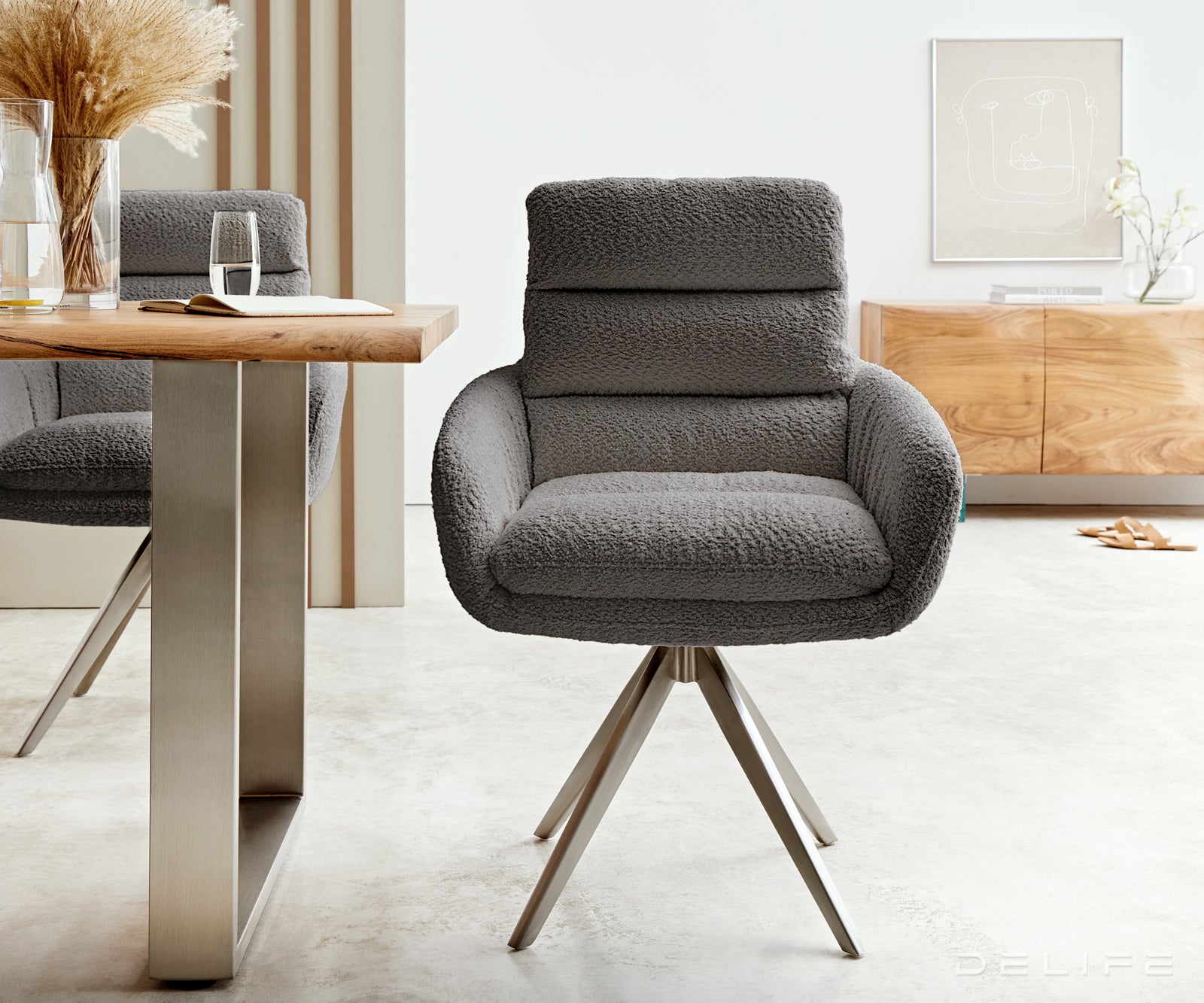 Blagovaonska stolica Abelia s rukonaslonom, Materijal: Boucle