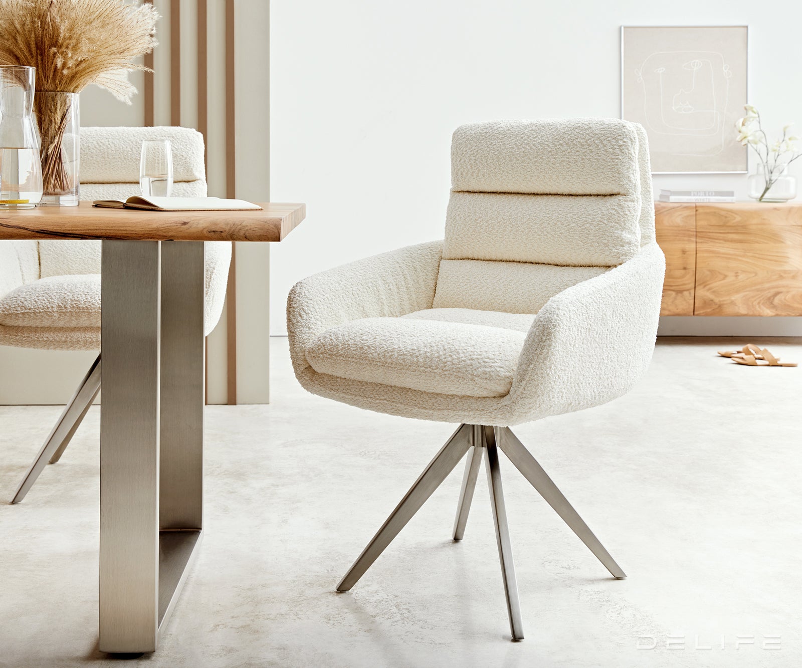 Blagovaonska stolica Abelia s rukonaslonom, Materijal: Boucle