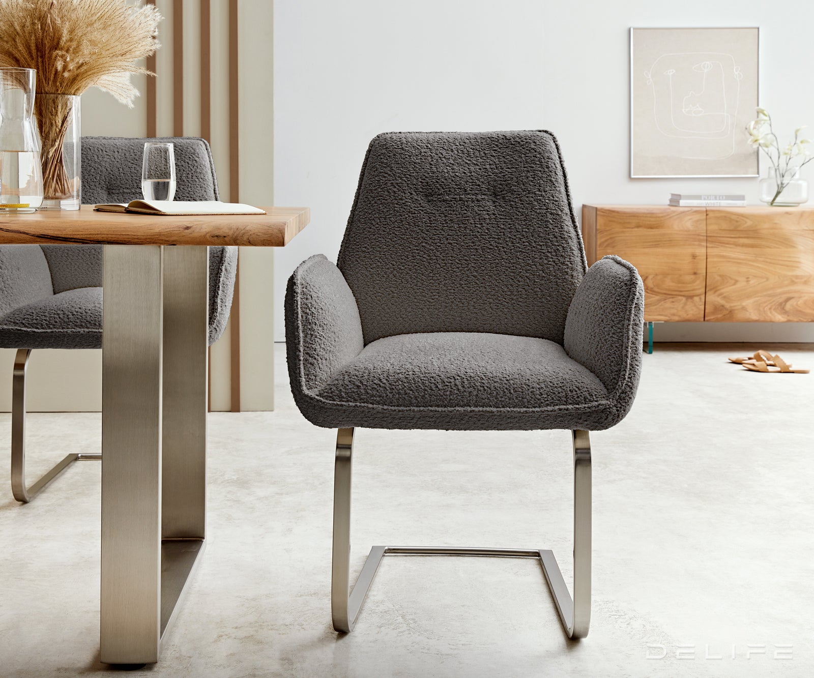 Blagovaonska stolica Zoa, Materijal: Boucle tkanina