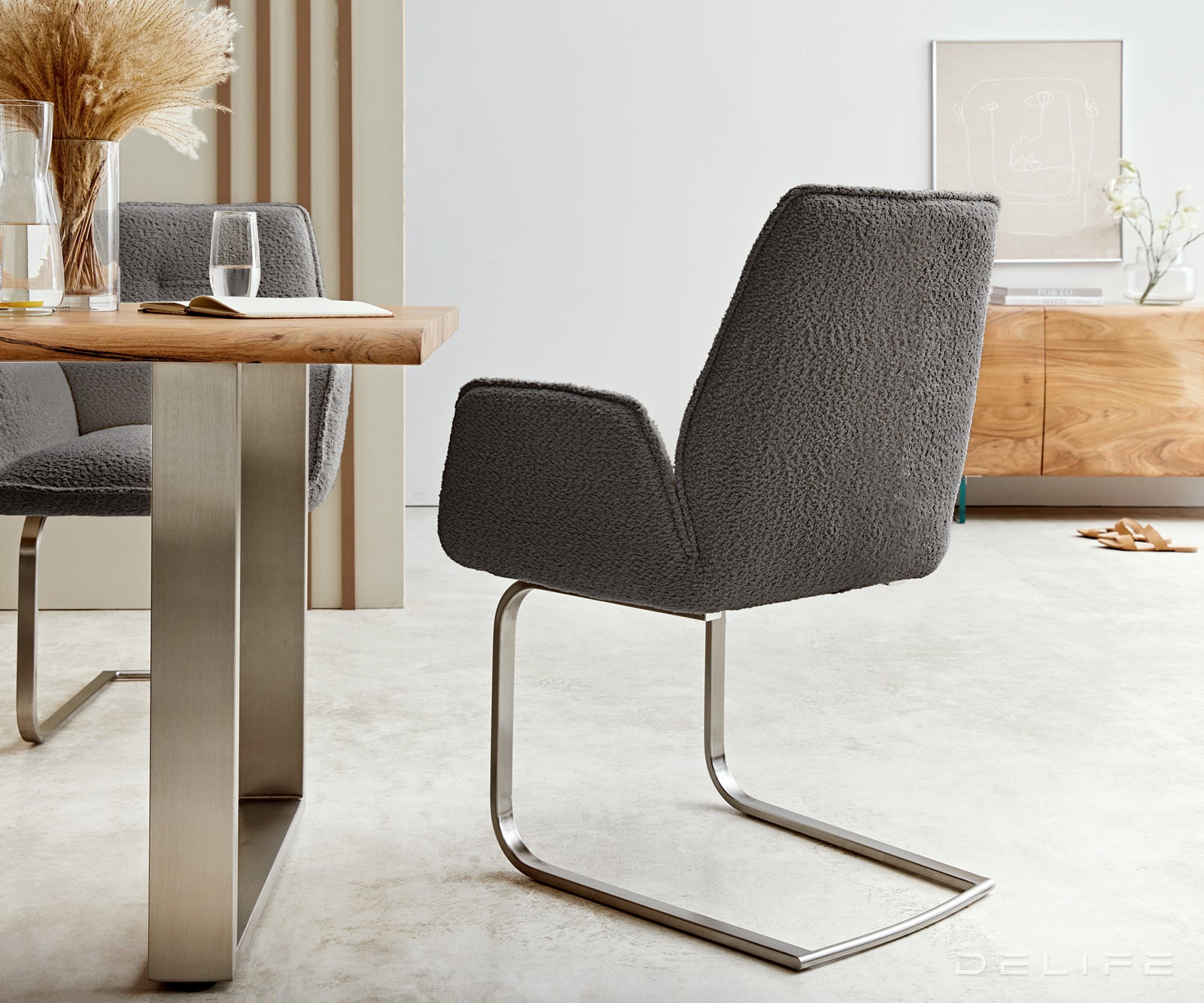 Blagovaonska stolica Zoa, Materijal: Boucle tkanina