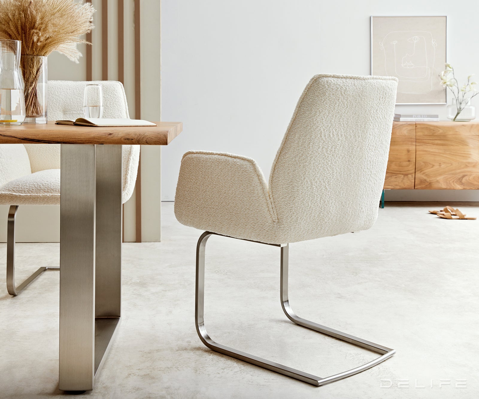 Blagovaonska stolica Zoa, Materijal: Boucle tkanina