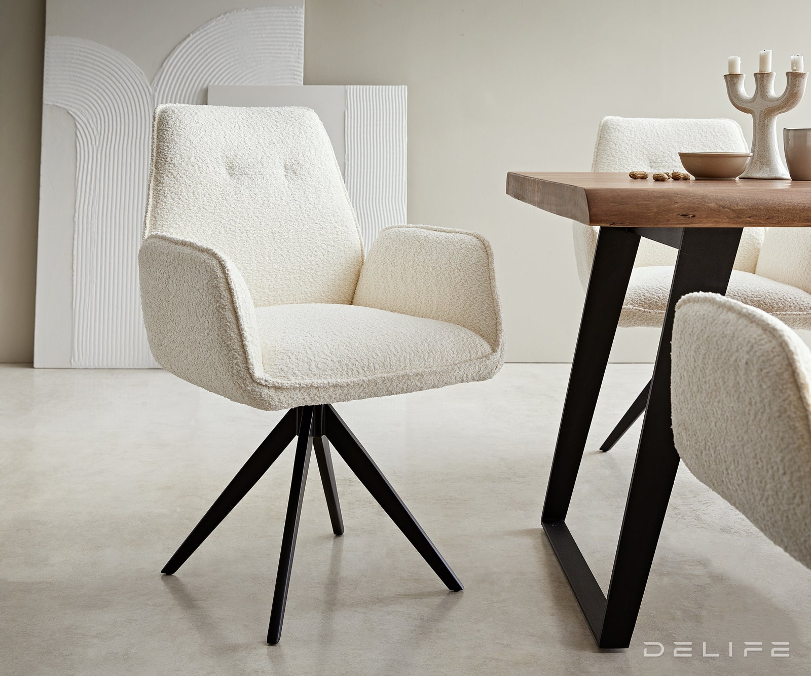 Blagovaonska stolica Zoa, Materijal: Boucle tkanina