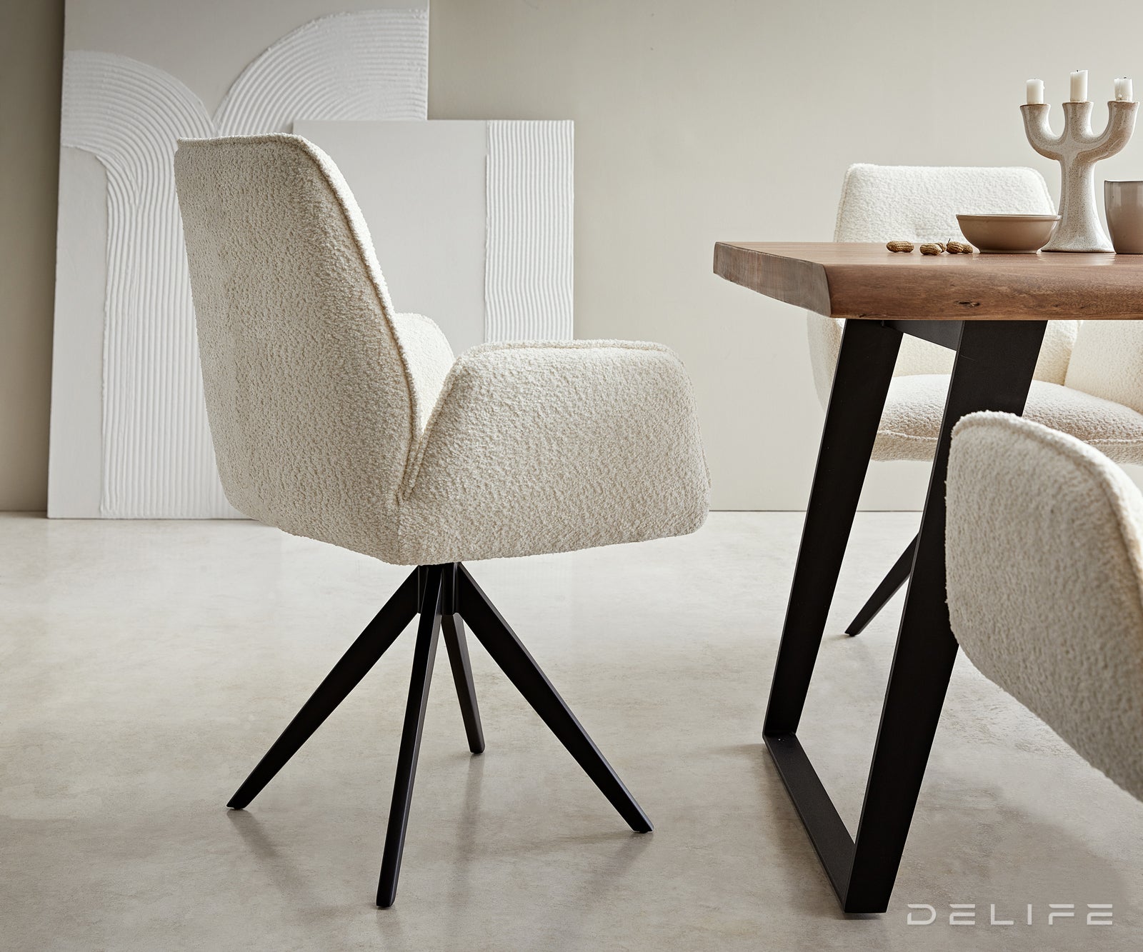 Blagovaonska stolica Zoa, Materijal: Boucle tkanina