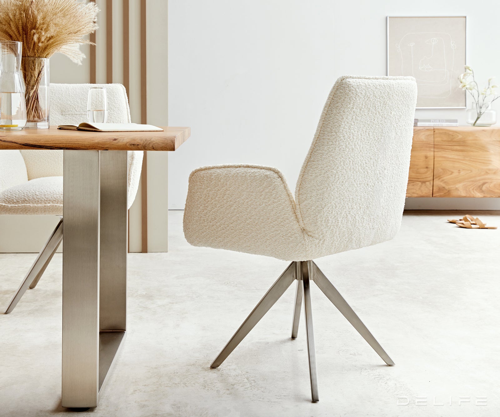 Blagovaonska stolica Zoa, Materijal: Boucle tkanina