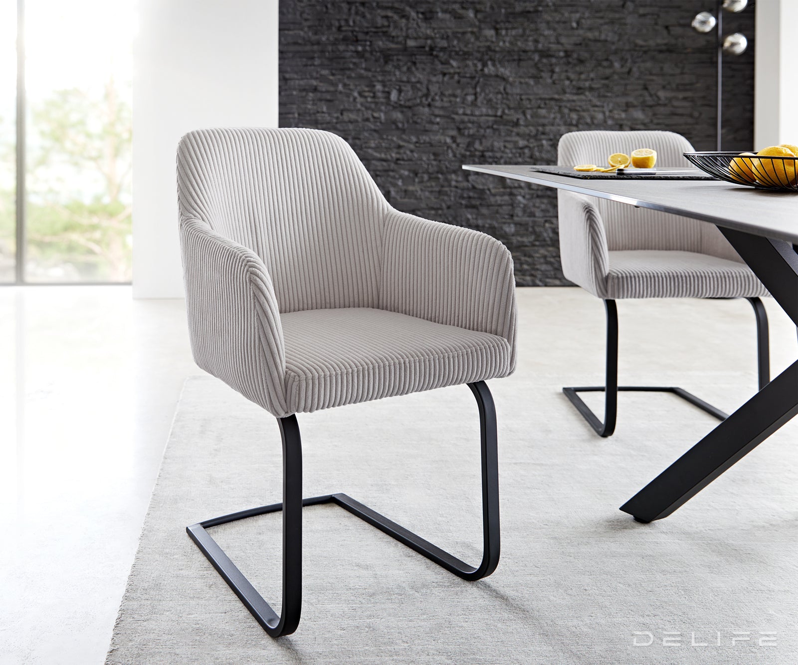 Blagovaonska stolica Greg, Materijal: Rebrasta tkanina