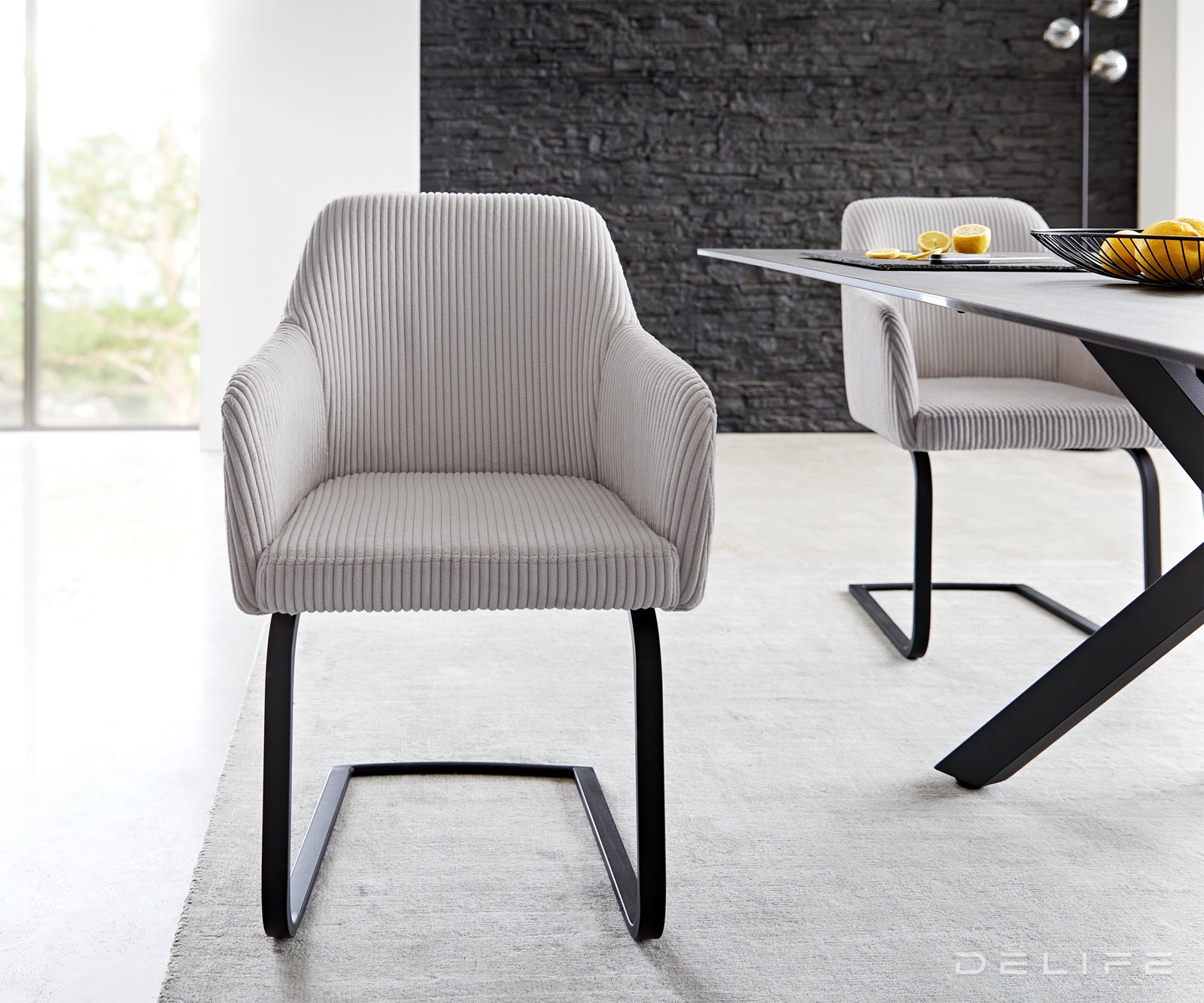 Blagovaonska stolica Greg, Materijal: Rebrasta tkanina