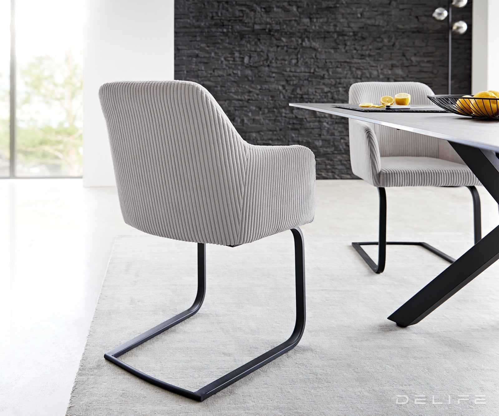 Blagovaonska stolica Greg, Materijal: Rebrasta tkanina