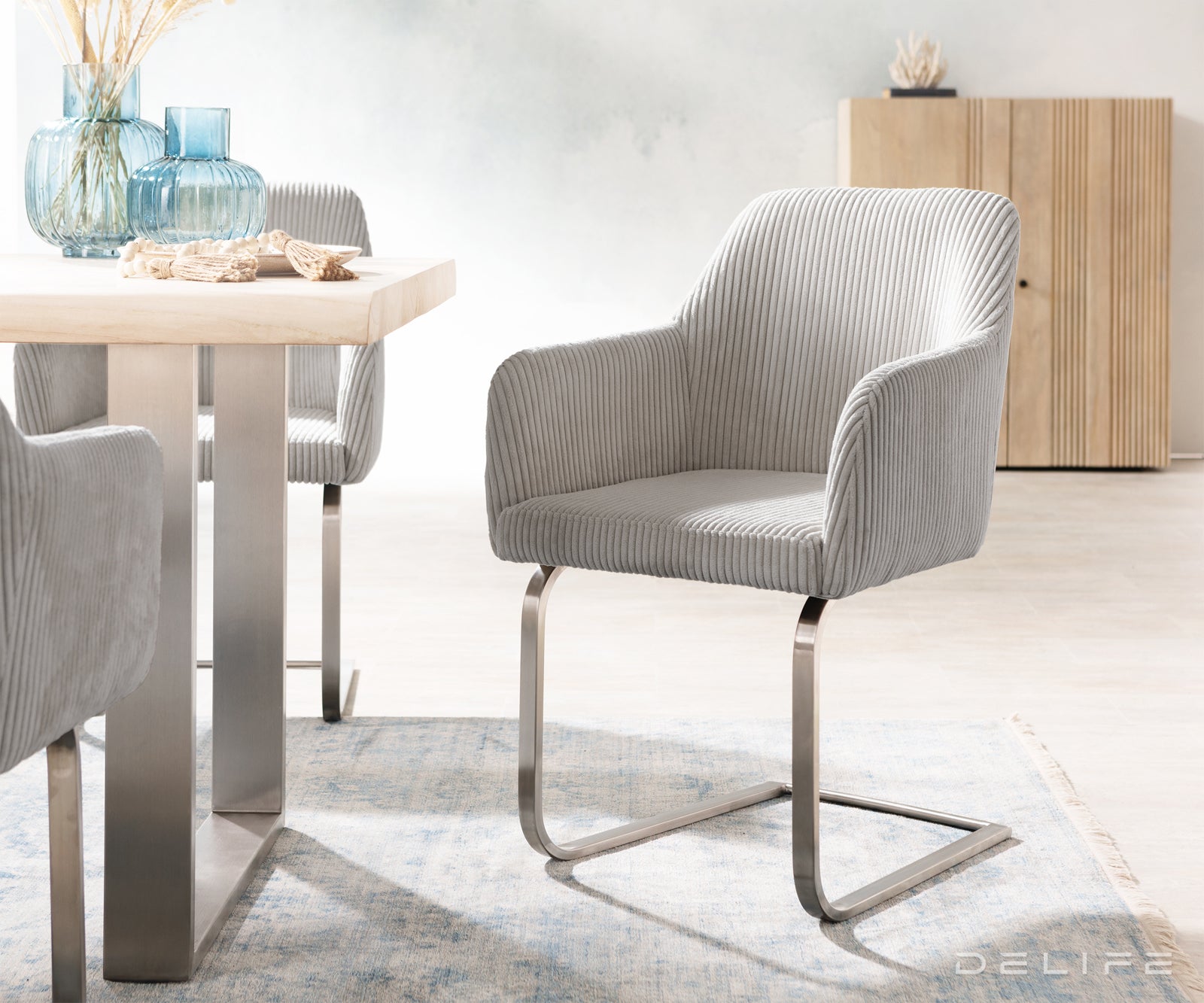 Blagovaonska stolica Greg, Materijal: Rebrasta tkanina