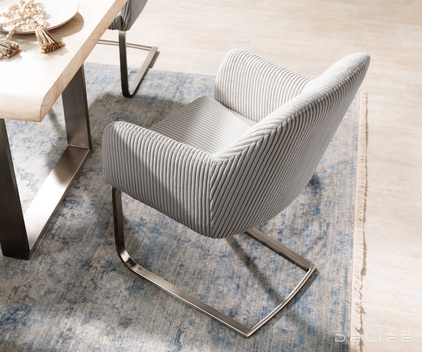 Blagovaonska stolica Greg, Materijal: Rebrasta tkanina