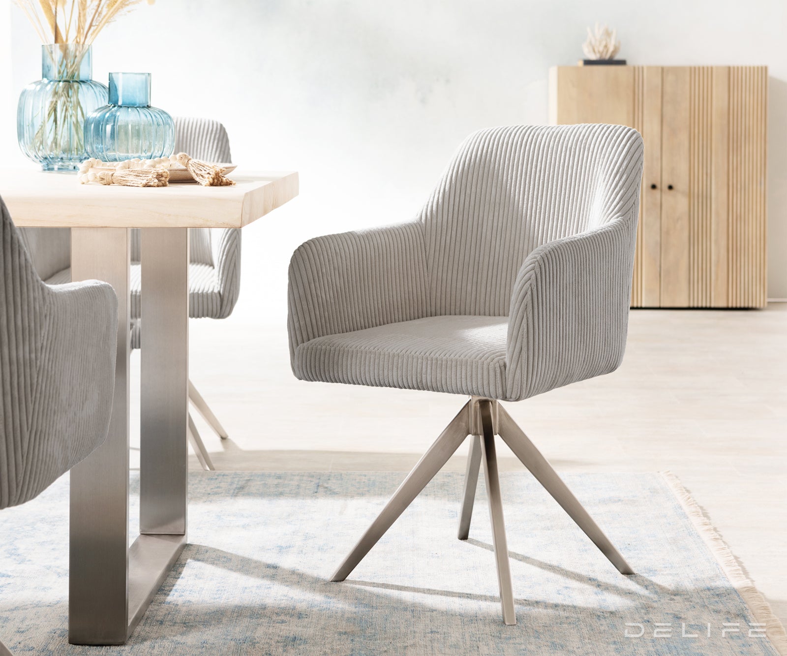 Blagovaonska stolica Greg, Materijal: Rebrasta tkanina