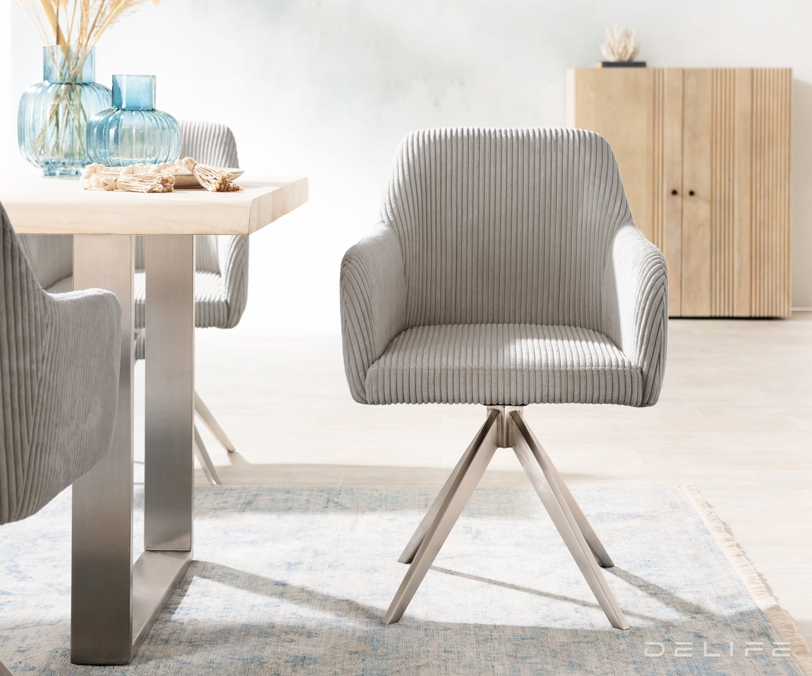 Blagovaonska stolica Greg, Materijal: Rebrasta tkanina