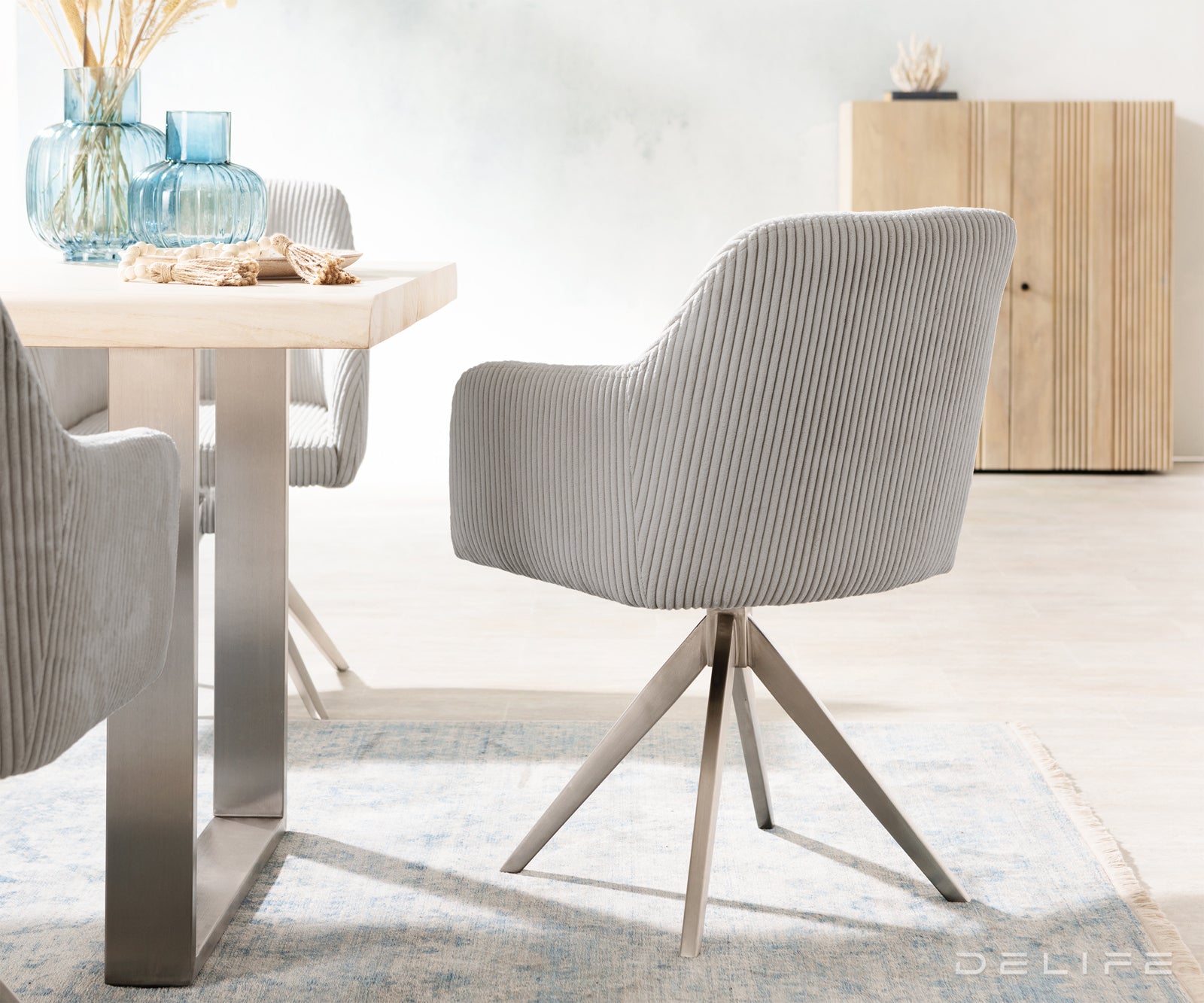 Blagovaonska stolica Greg, Materijal: Rebrasta tkanina