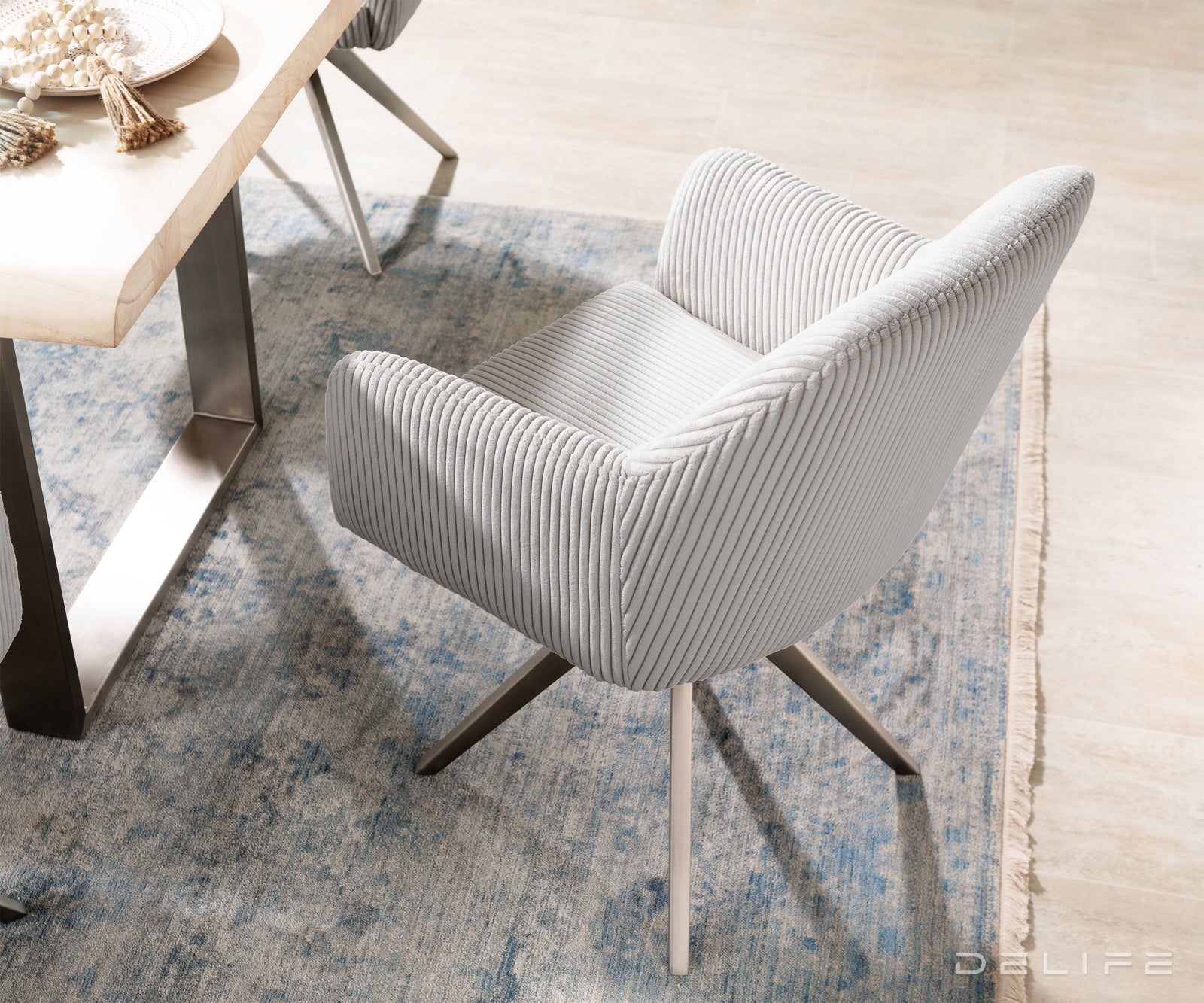 Blagovaonska stolica Greg, Materijal: Rebrasta tkanina