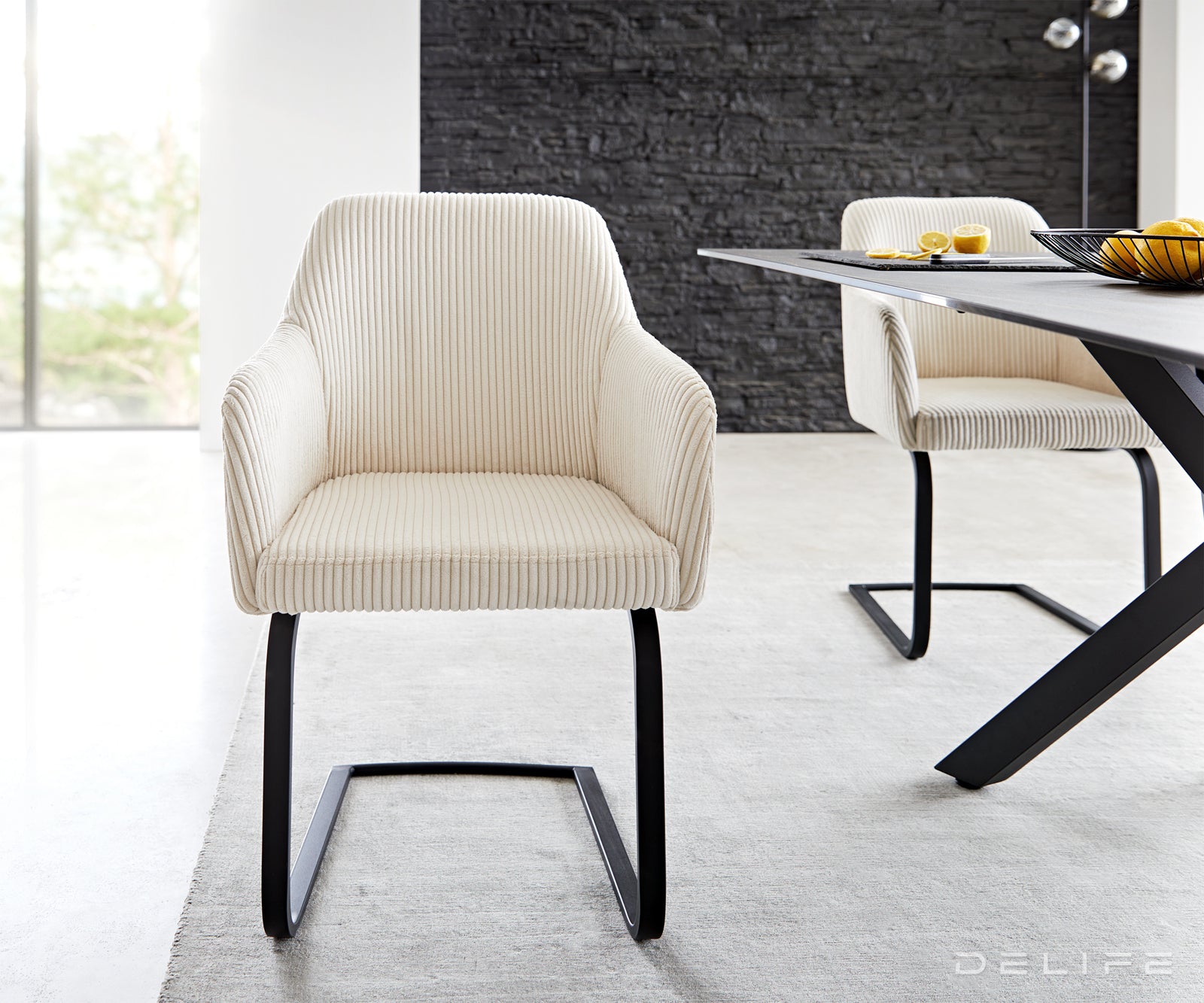 Blagovaonska stolica Greg, Materijal: Rebrasta tkanina