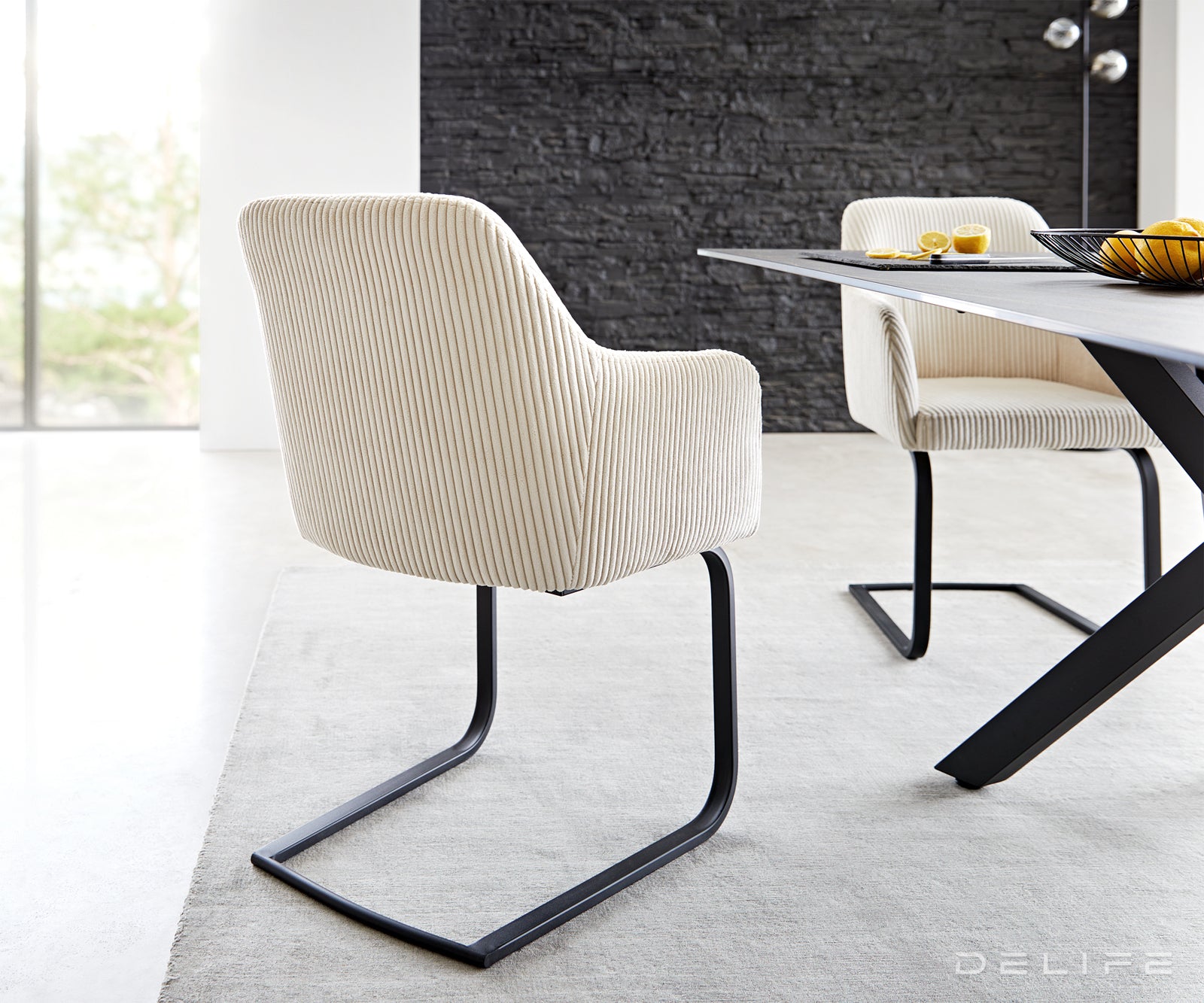 Blagovaonska stolica Greg, Materijal: Rebrasta tkanina