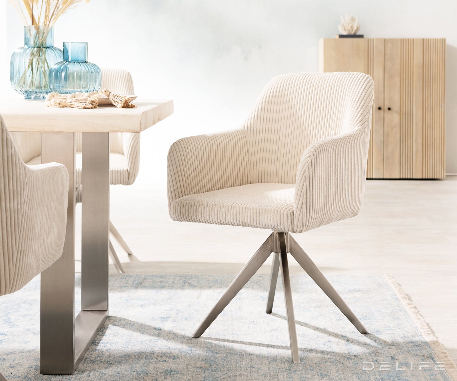 Blagovaonska stolica Greg, Materijal: Rebrasta tkanina