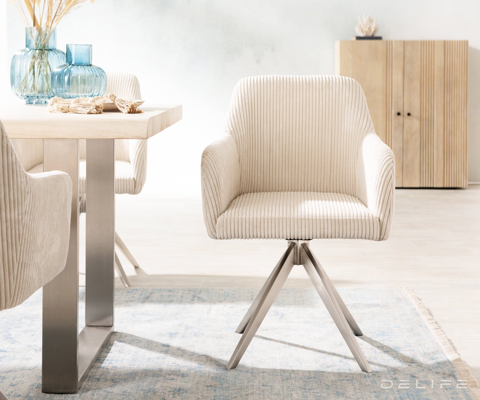 Blagovaonska stolica Greg, Materijal: Rebrasta tkanina