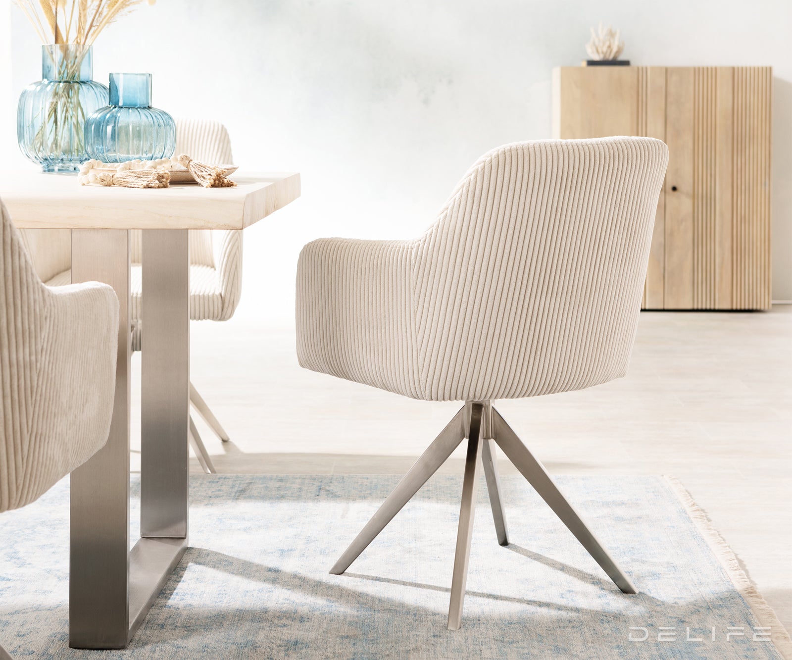 Blagovaonska stolica Greg, Materijal: Rebrasta tkanina