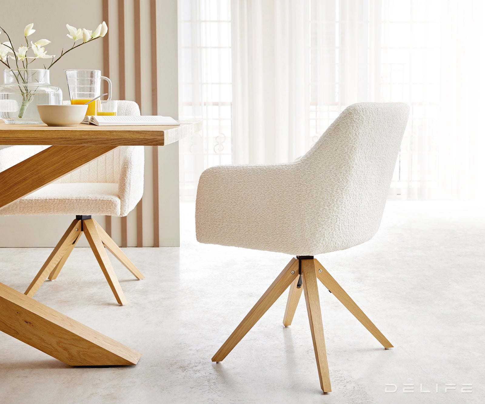 Blagovaonska stolica Greg, Materijal: Boucle