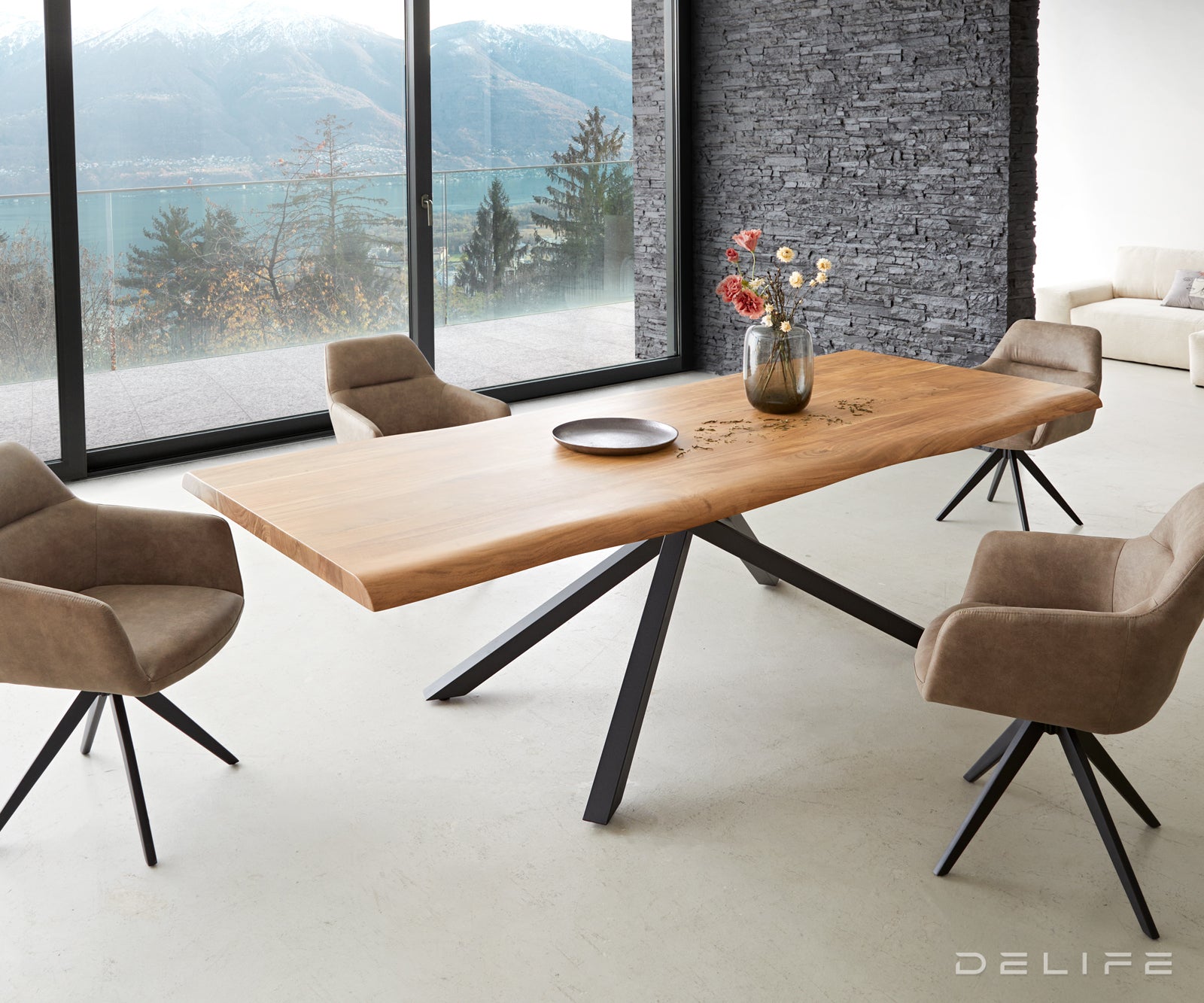 Blagovaonski stol Edge, Materijal: Bagrem, Debljina ploče: 5,5cm