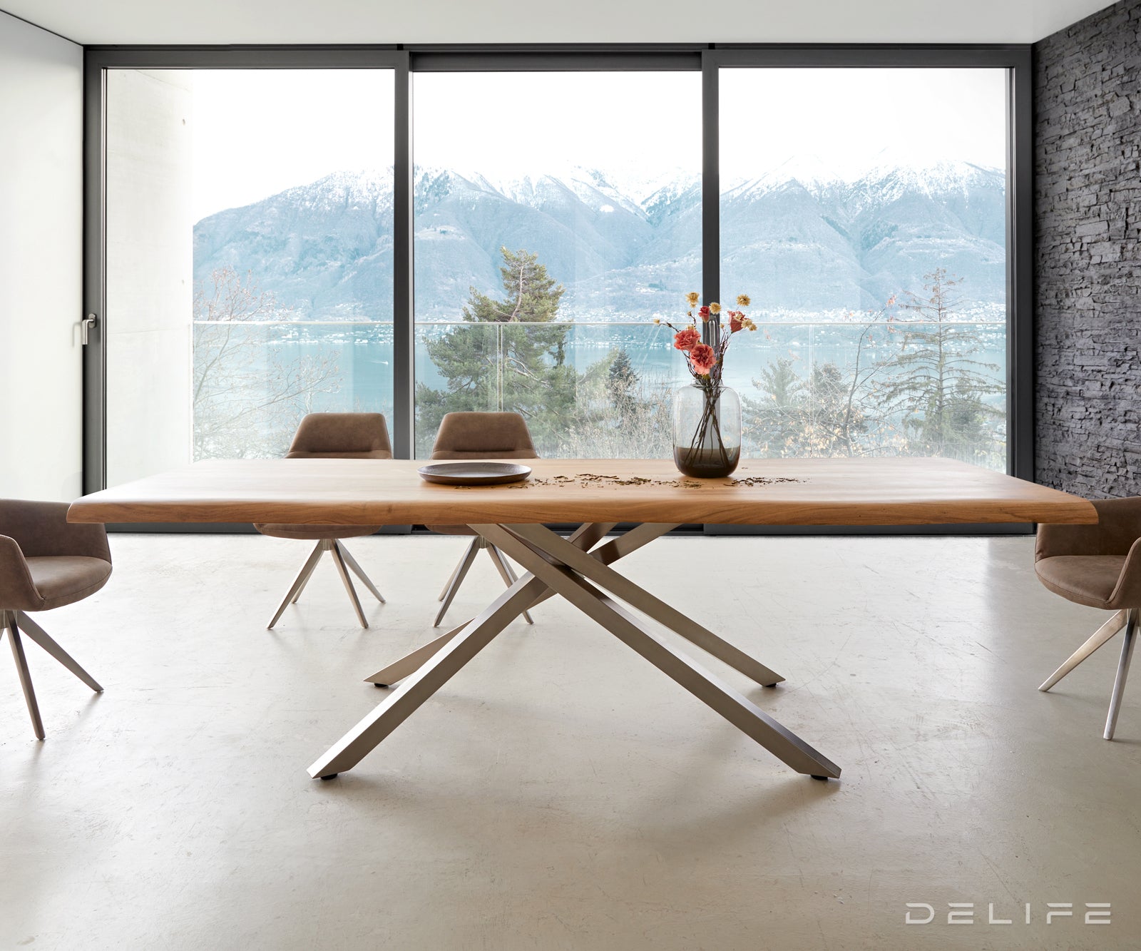 Blagovaonski stol Edge, Materijal: Bagrem, Debljina ploče: 5,5cm