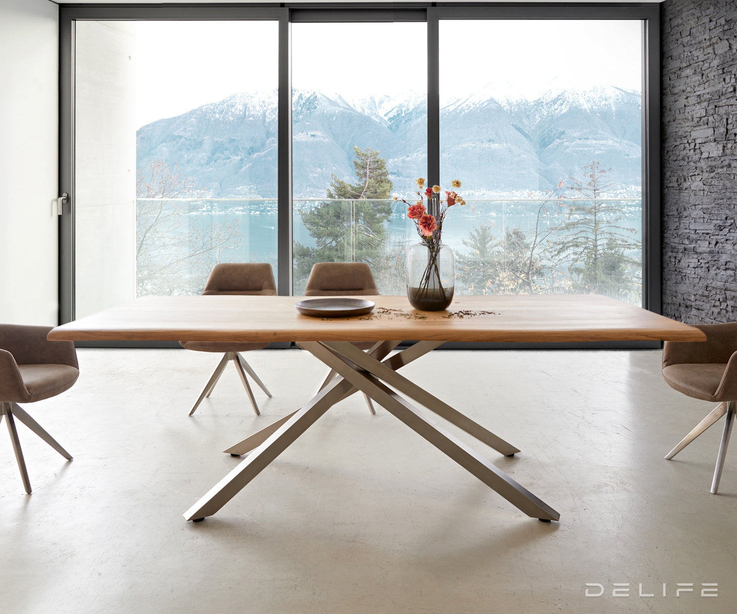 Blagovaonski stol Edge, Materijal: Bagrem, Debljina ploče: 3,5cm