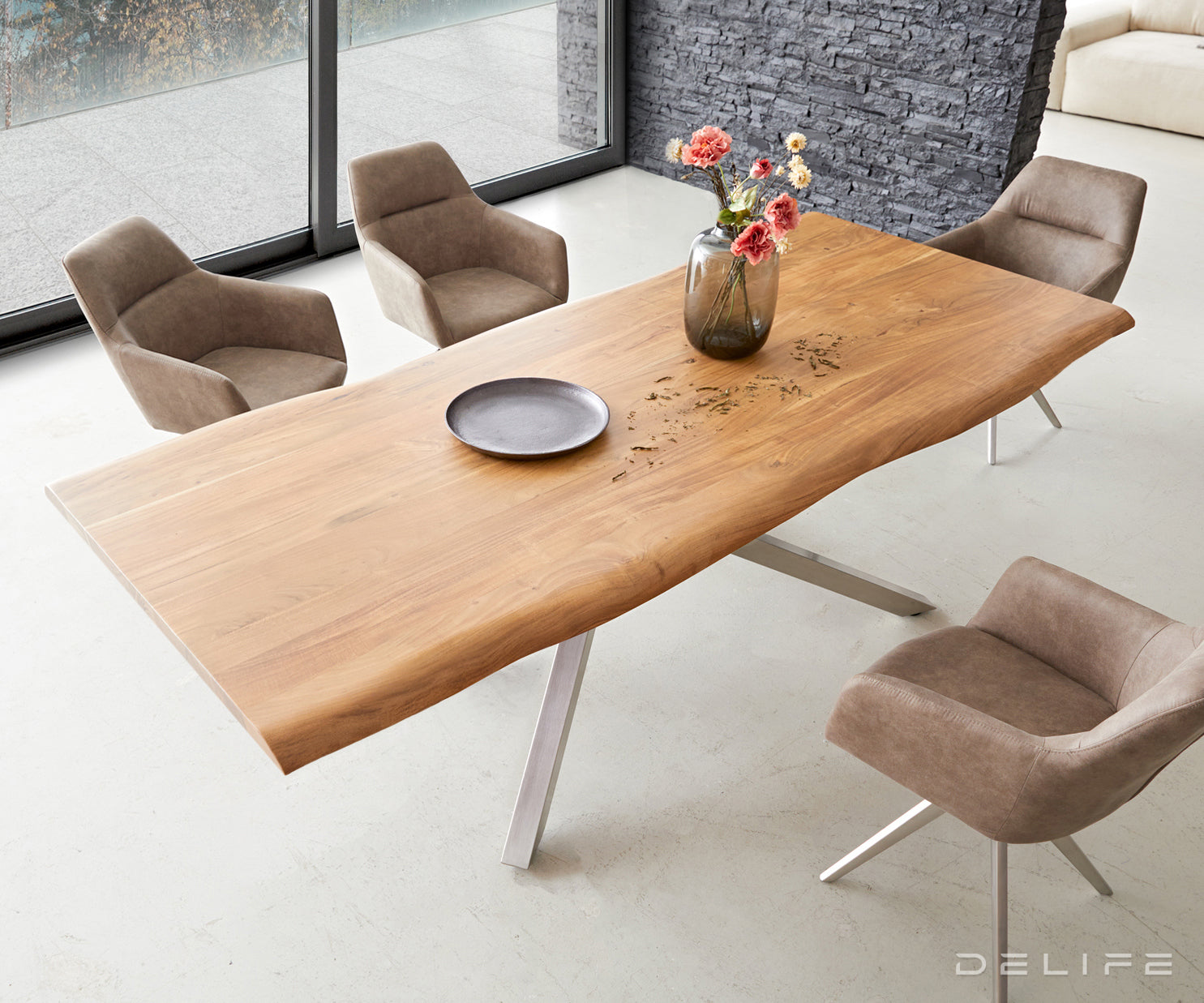 Blagovaonski stol Edge, Materijal: Bagrem, Debljina ploče: 3,5cm