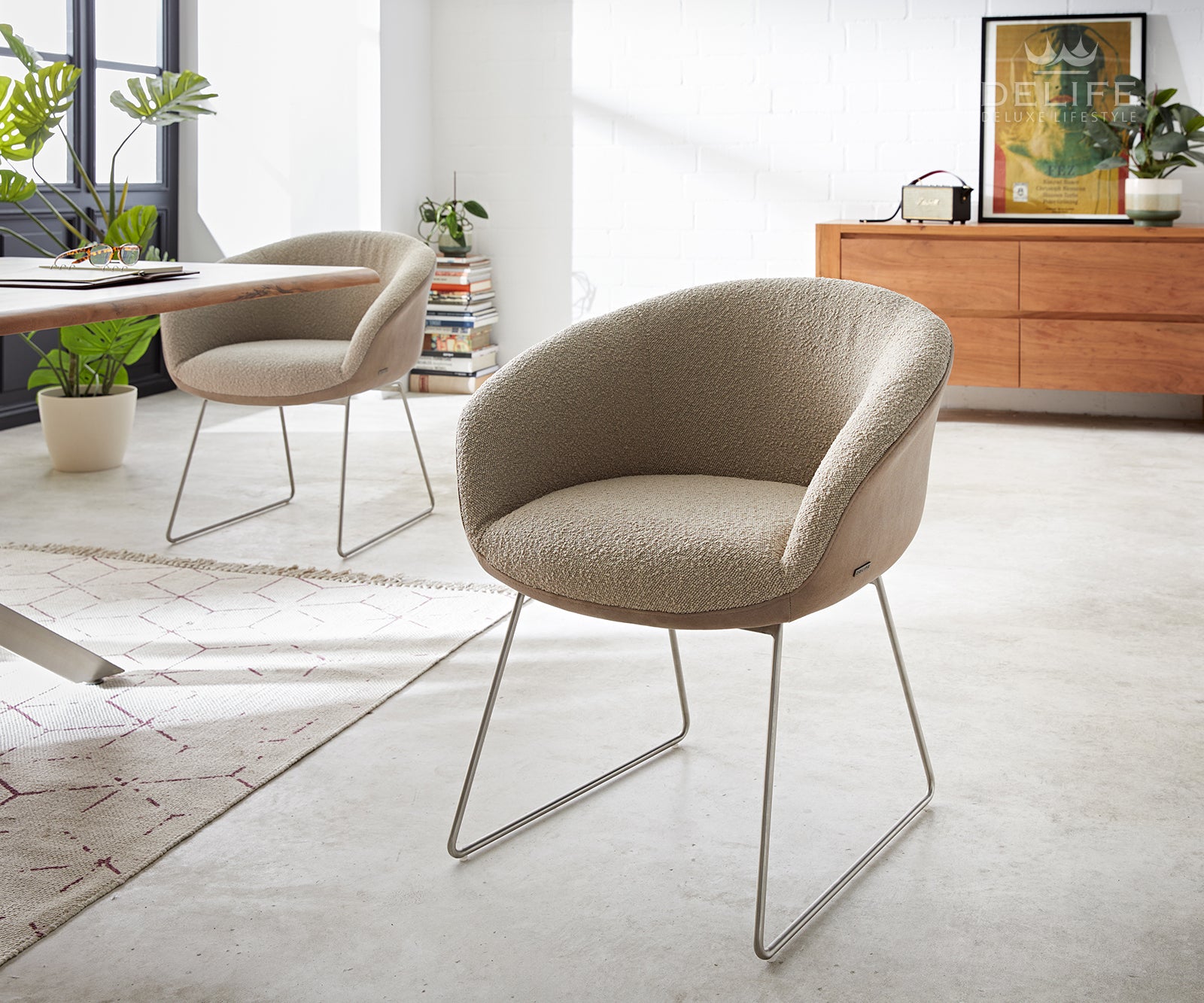 Blagovaonska stolica Vinka, Materijal: Boucle