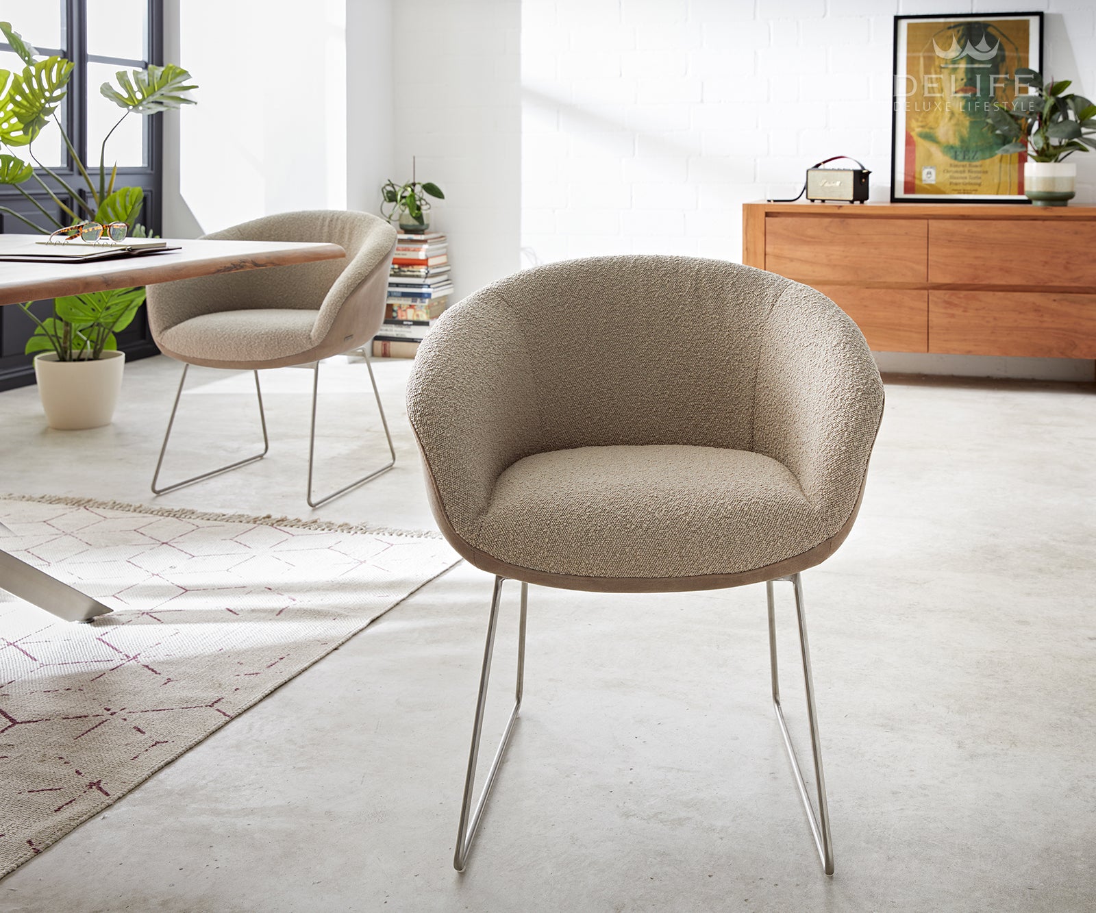 Blagovaonska stolica Vinka, Materijal: Boucle