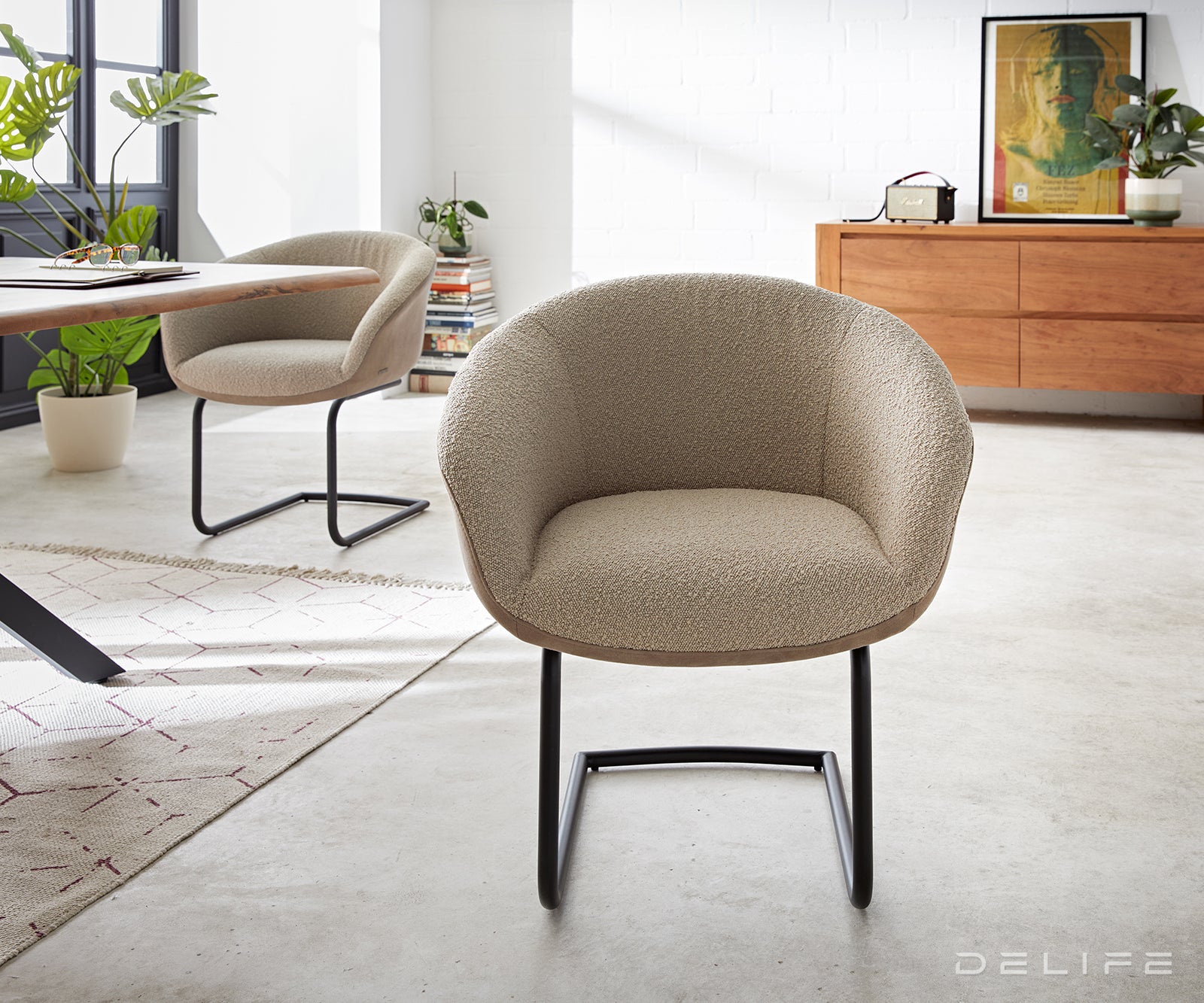 Blagovaonska stolica Vinka, Materijal: Boucle