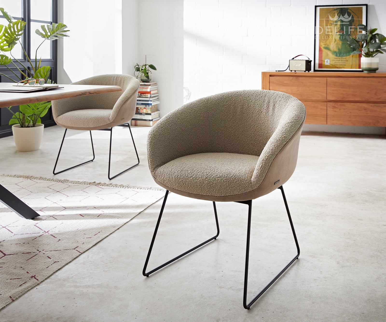 Blagovaonska stolica Vinka, Materijal: Boucle