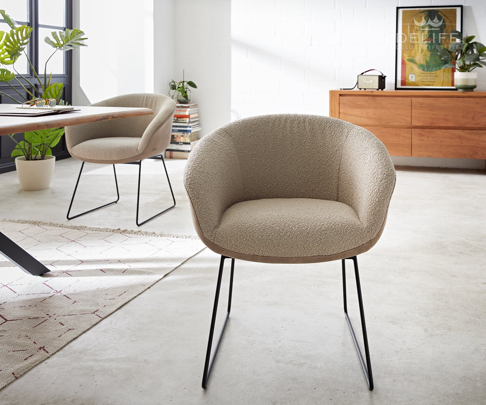 Blagovaonska stolica Vinka, Materijal: Boucle