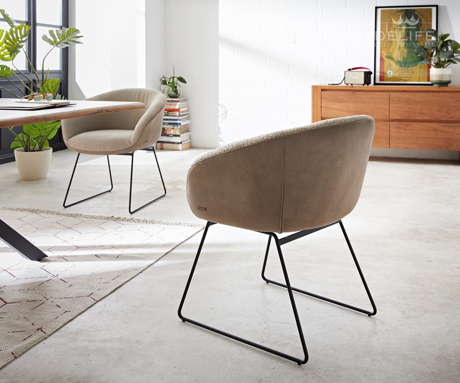 Blagovaonska stolica Vinka, Materijal: Boucle