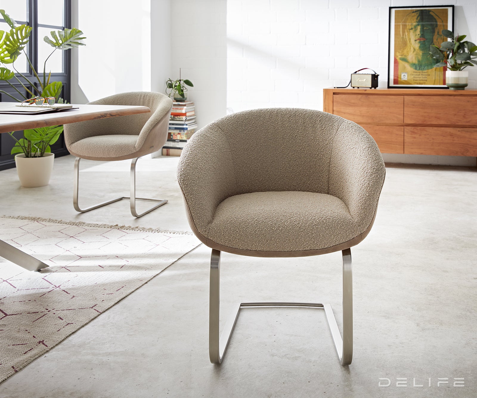 Blagovaonska stolica Vinka, Materijal: Boucle