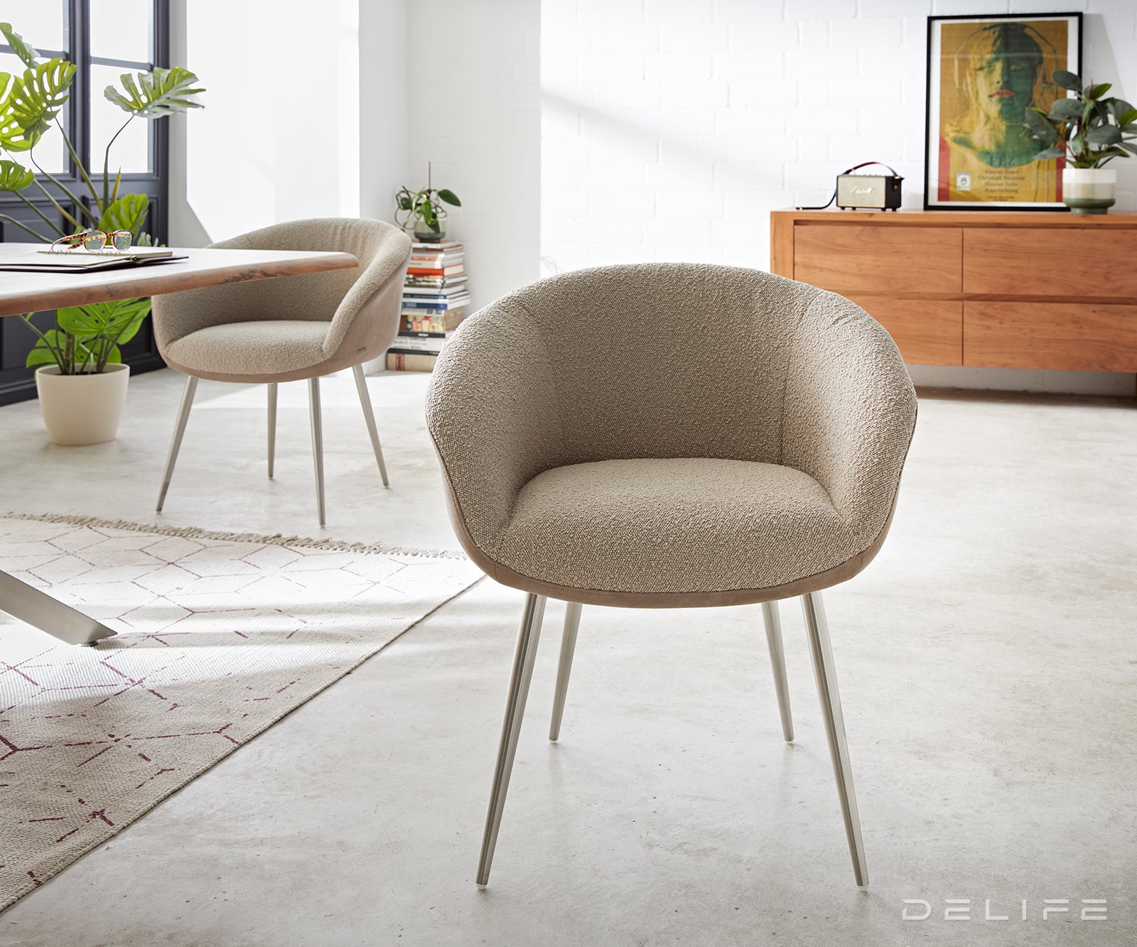 Blagovaonska stolica Vinka, Materijal: Boucle