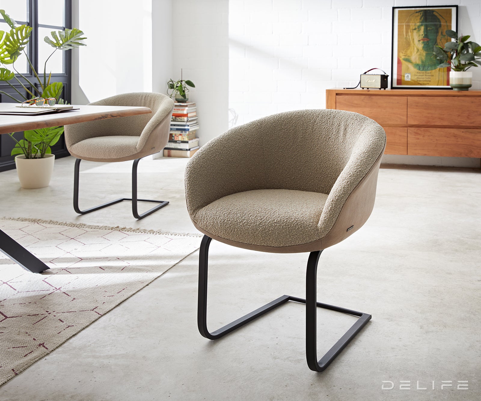 Blagovaonska stolica Vinka, Materijal: Boucle