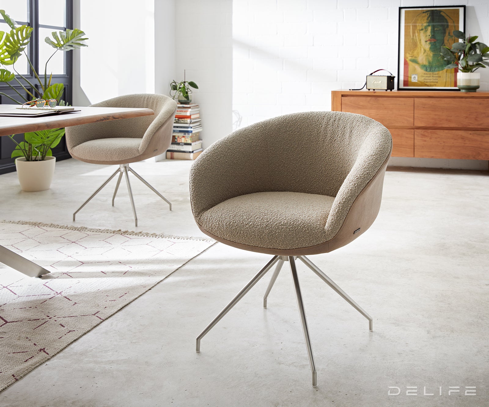 Blagovaonska stolica Vinka, Materijal: Boucle