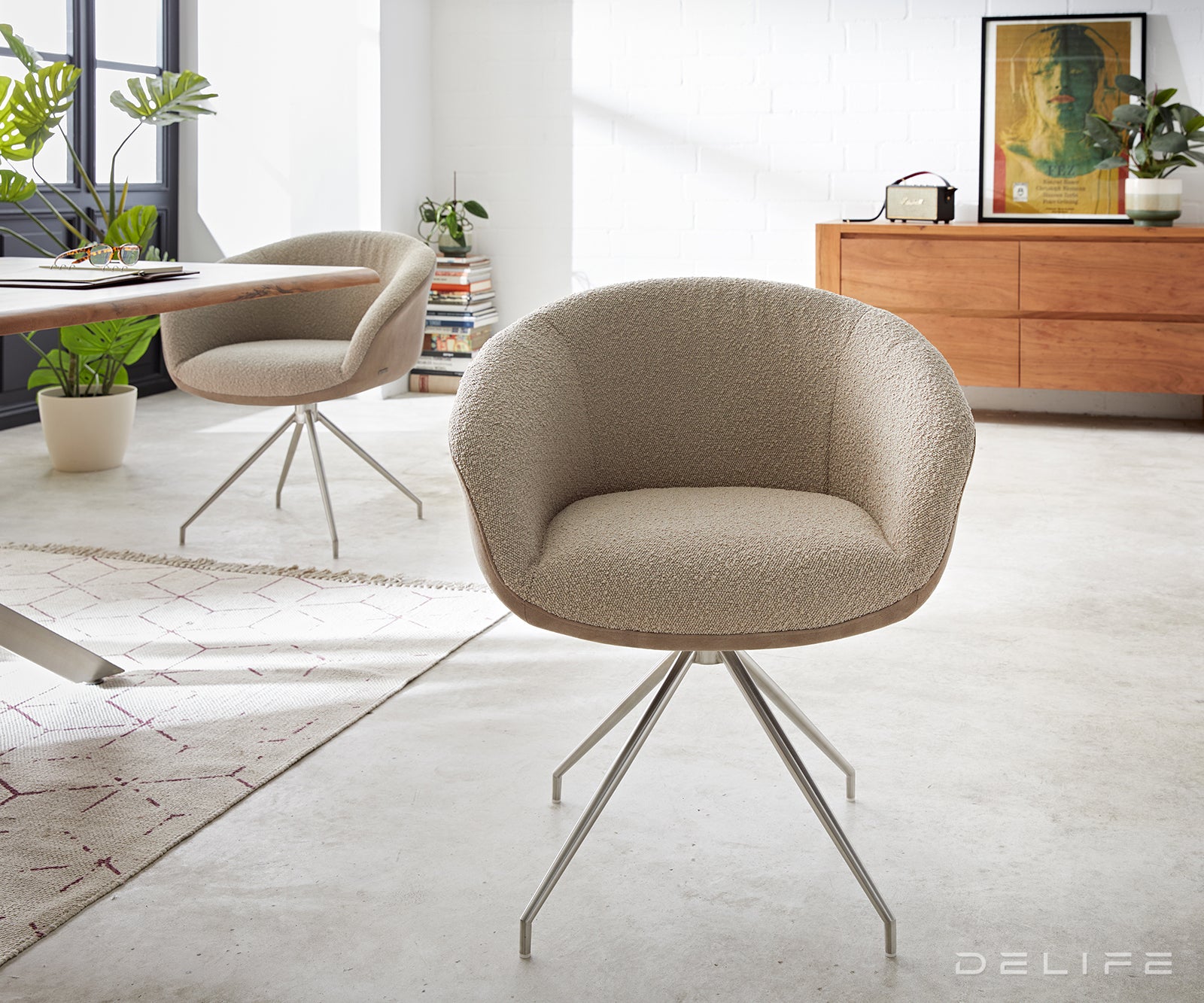 Blagovaonska stolica Vinka, Materijal: Boucle