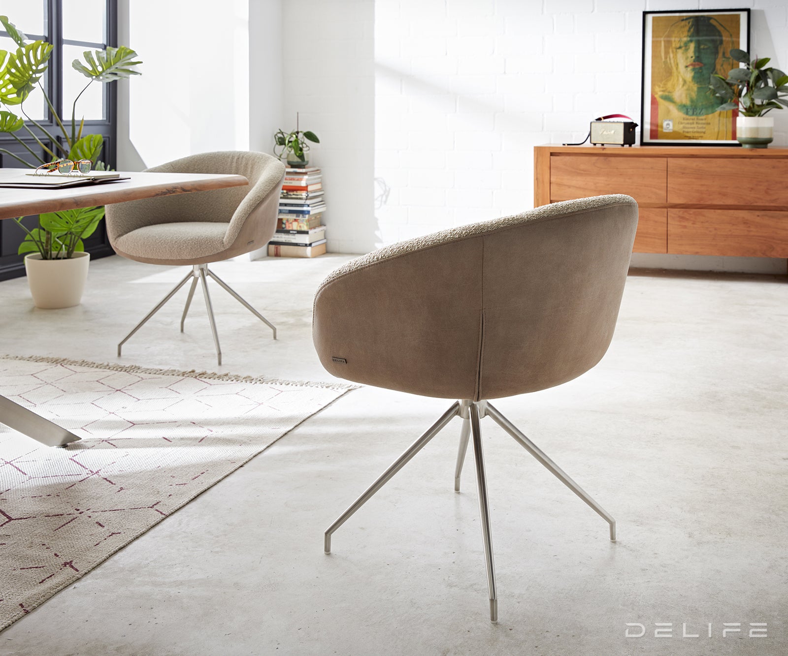 Blagovaonska stolica Vinka, Materijal: Boucle