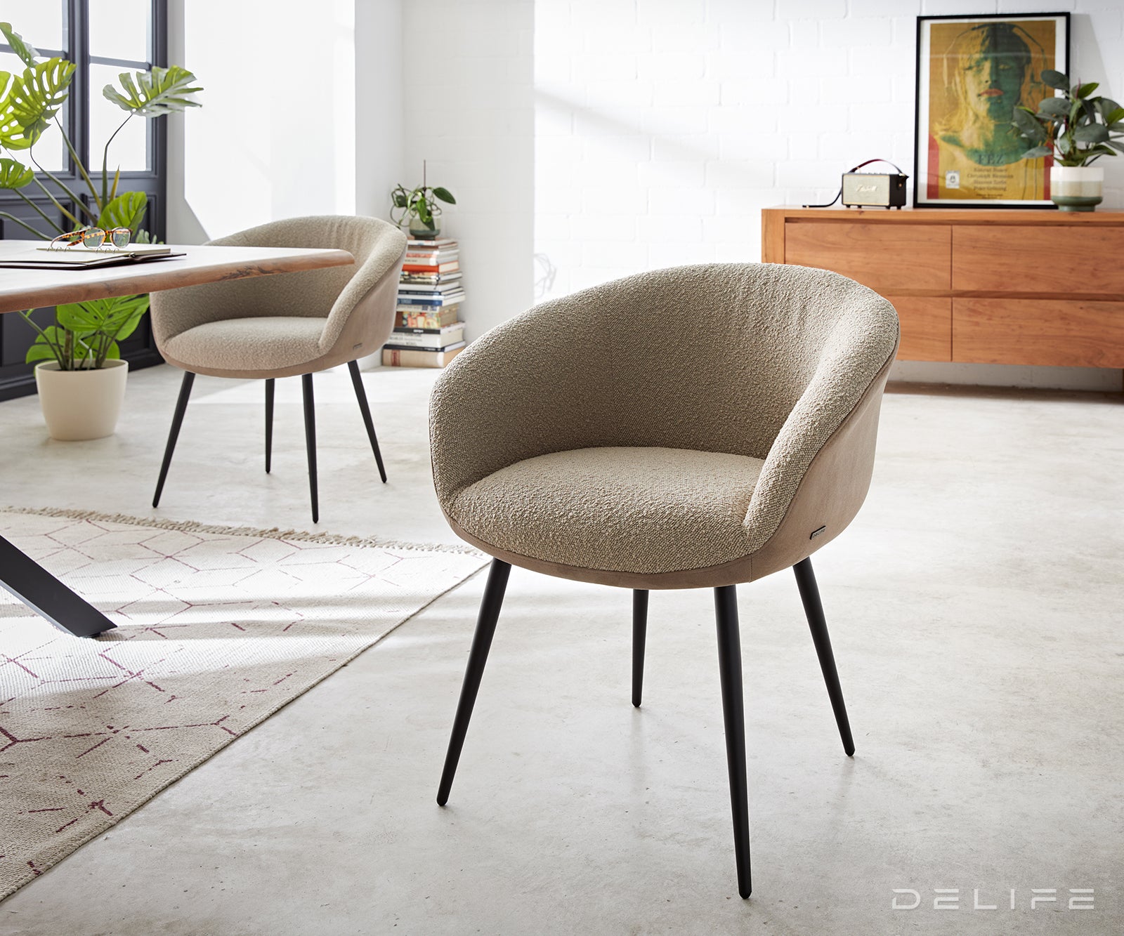 Blagovaonska stolica Vinka, Materijal: Boucle